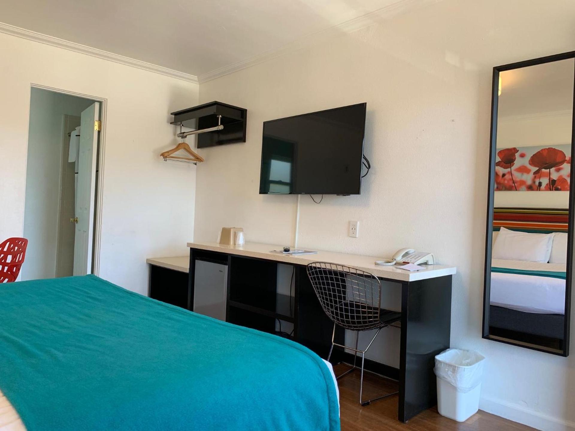 Sandyland Reef Inn photo 31