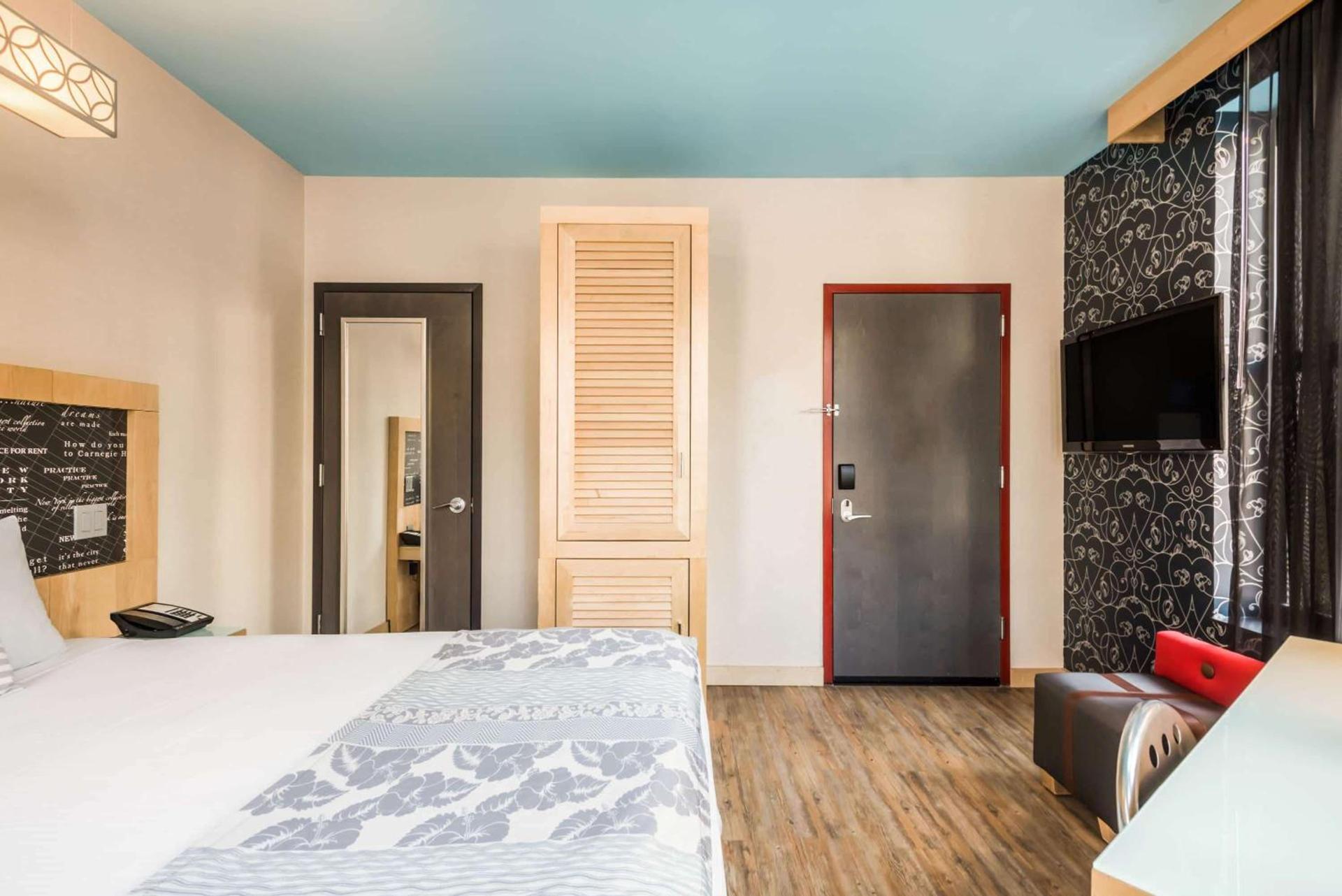 TRYP by Wyndham New York City Times Square - Midtown photo 67