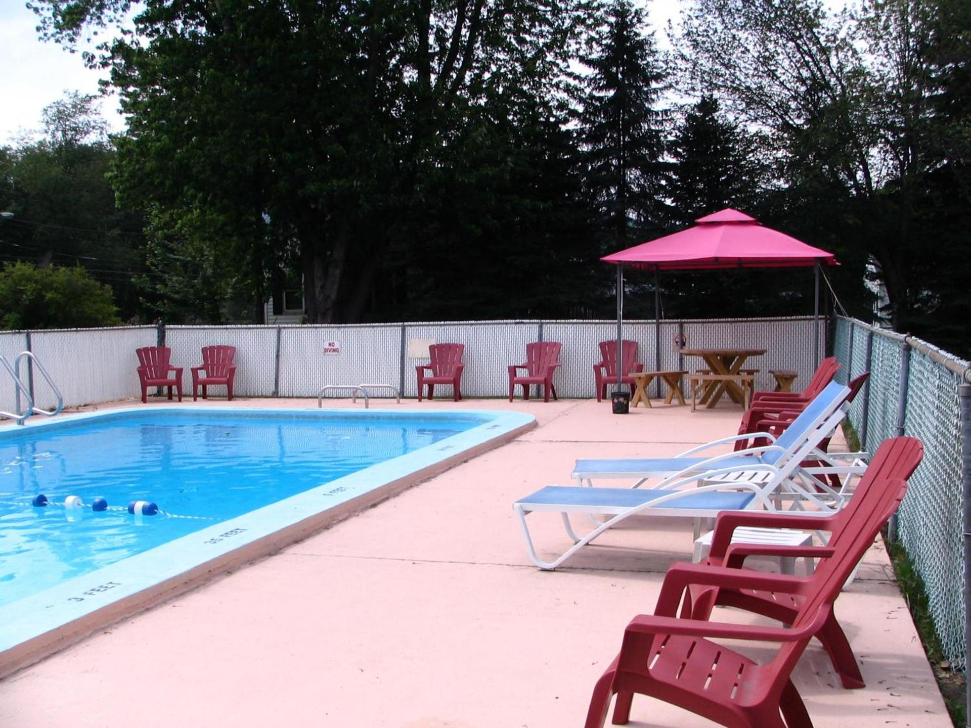 Maple Leaf Motel photo 17