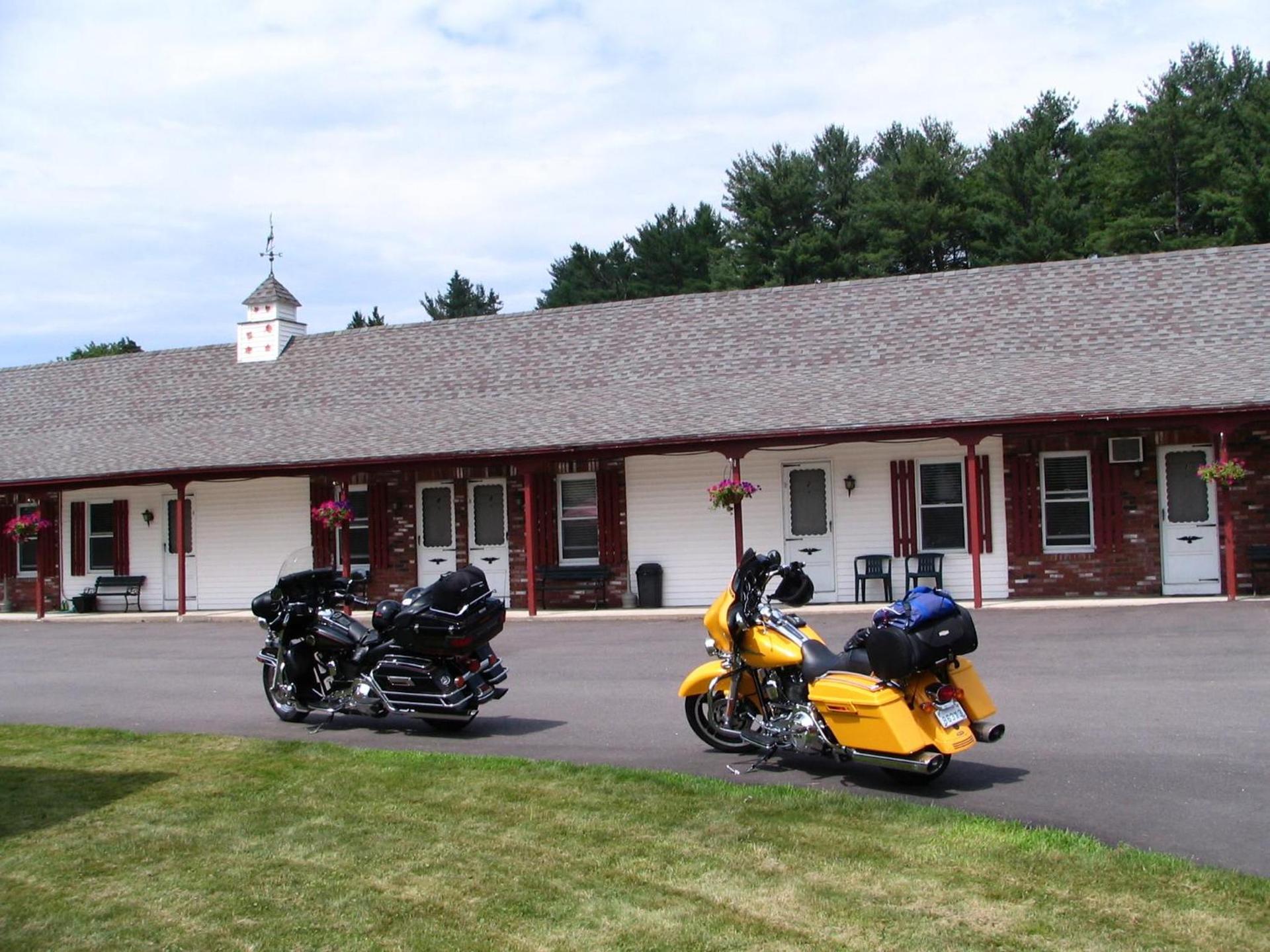 Maple Leaf Motel photo 21