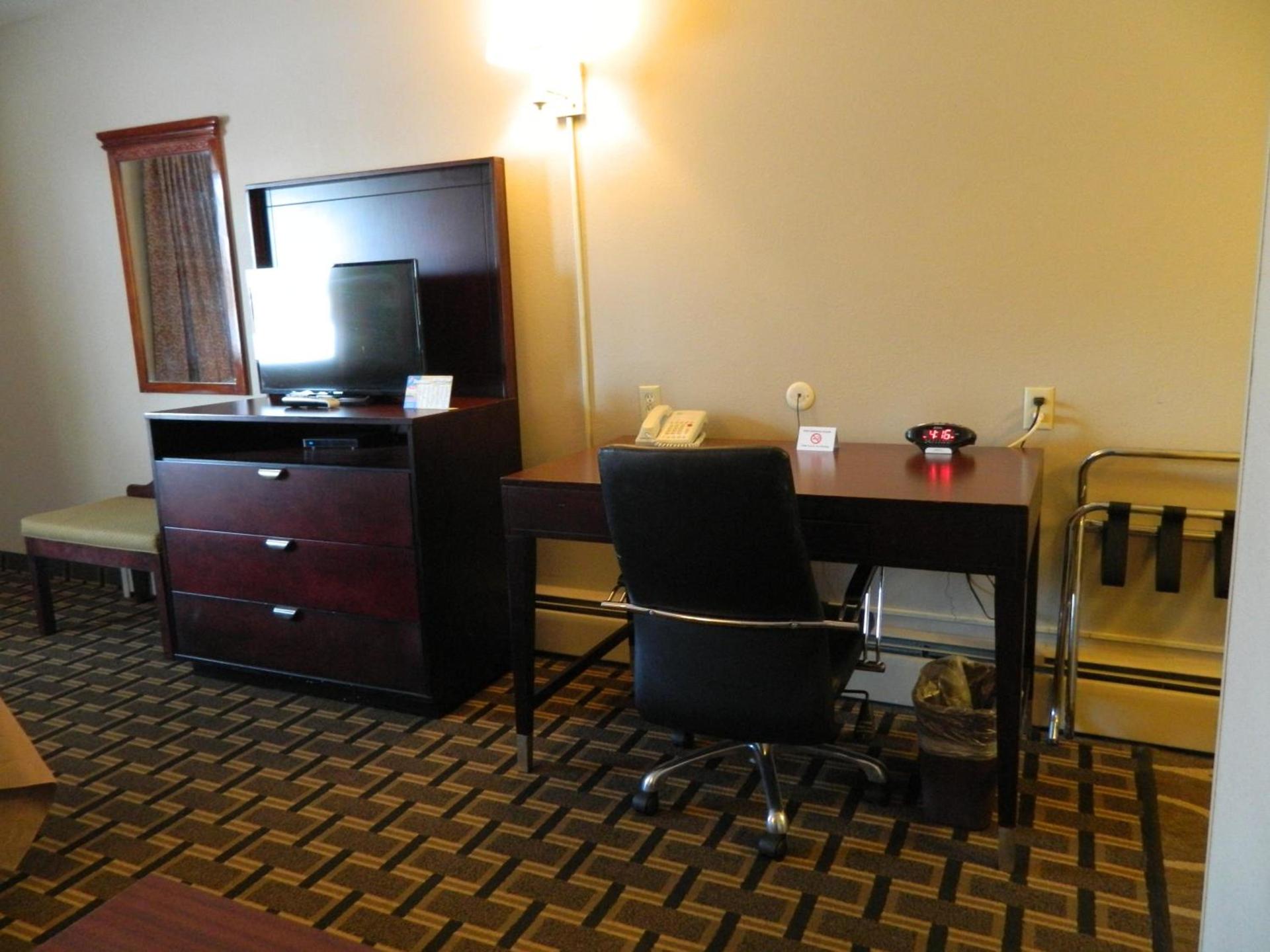 Travelodge by Wyndham Evanston photo 11