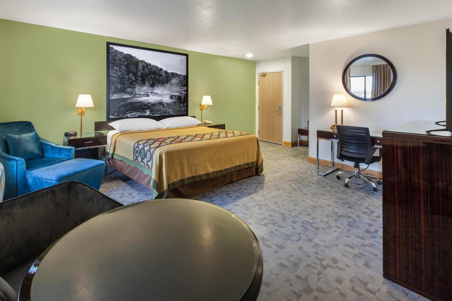 Super 8 by Wyndham Uniontown PA photo 33