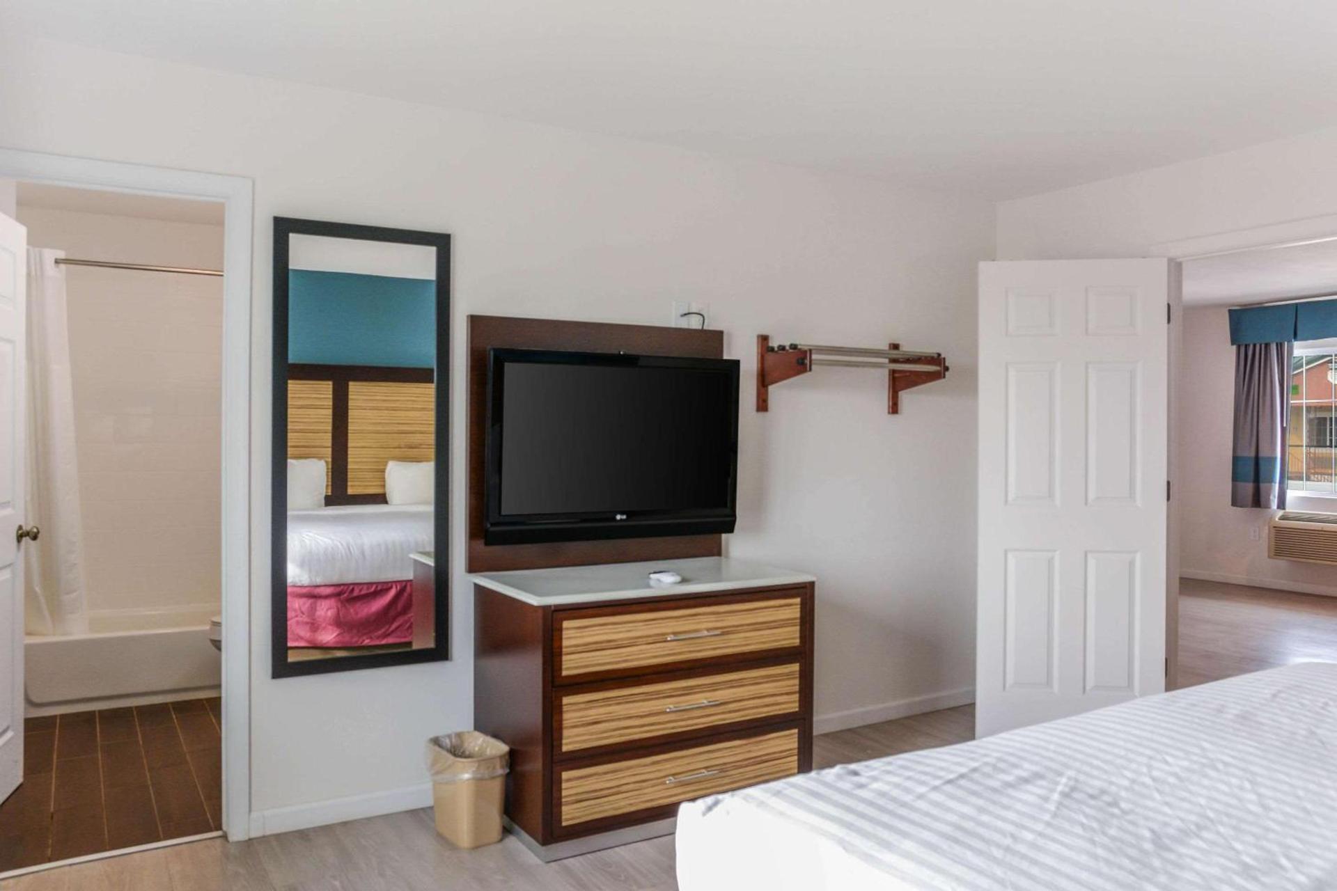Rodeway Inn Milford photo 23