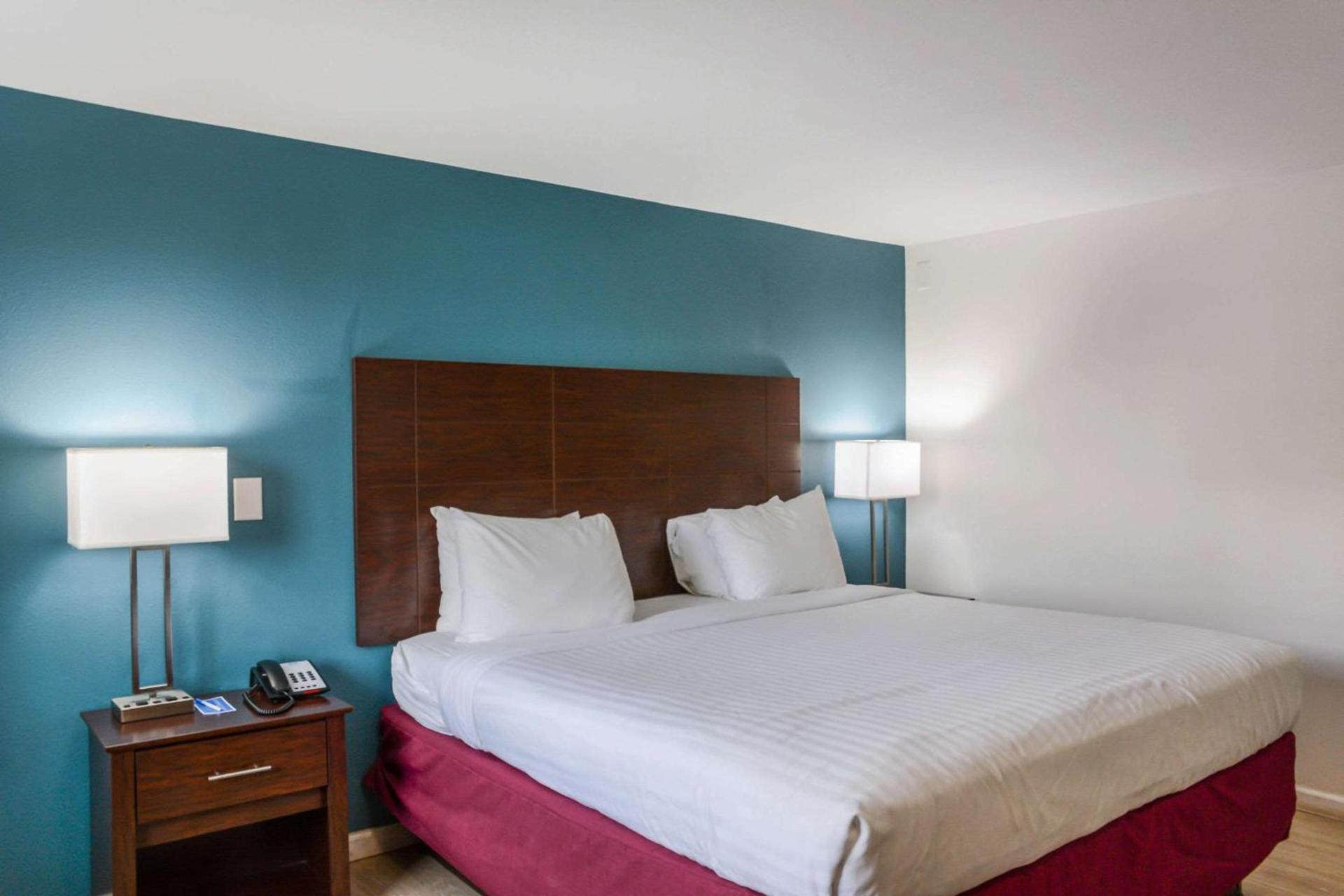 Rodeway Inn Milford photo 25