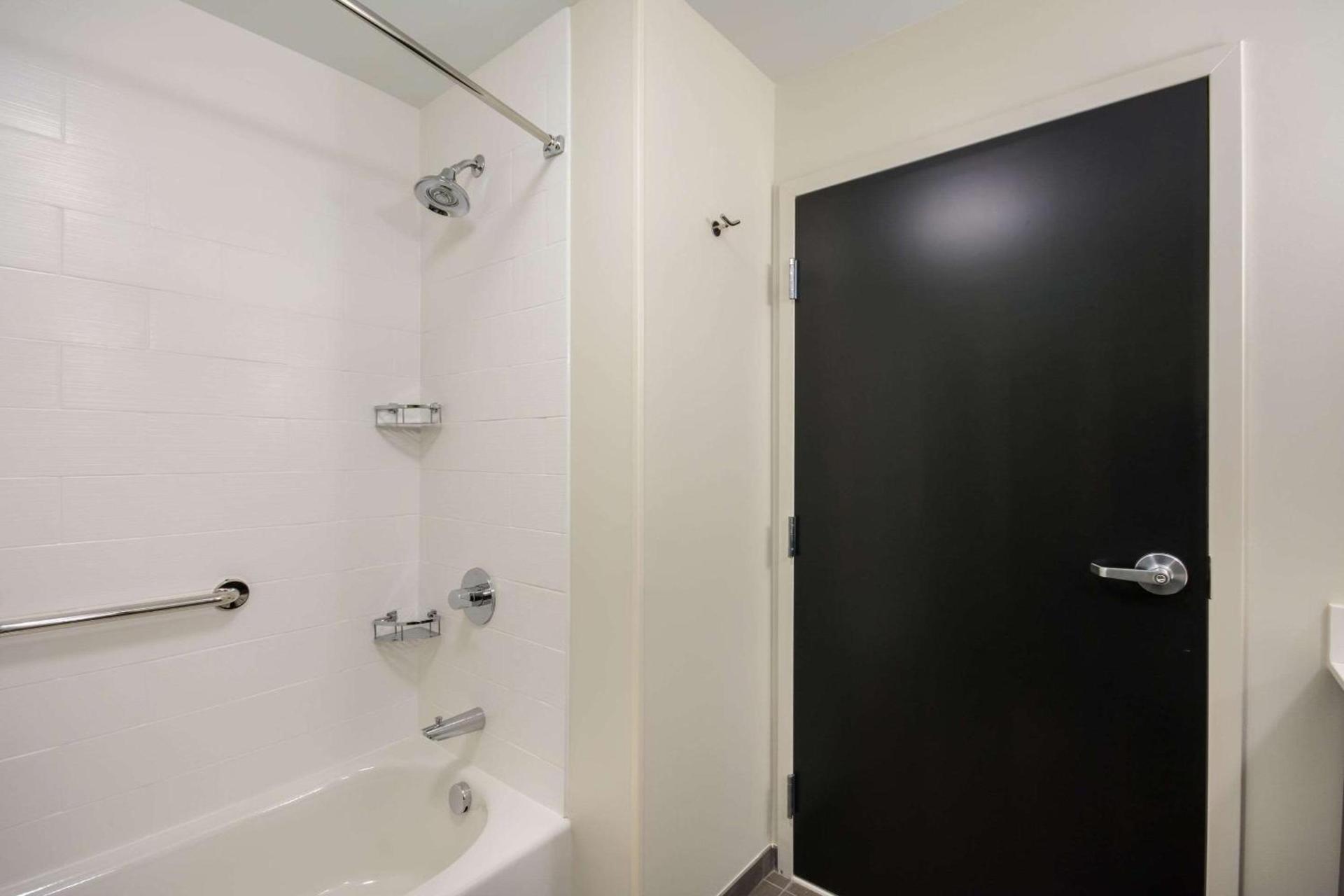 Sleep Inn & Suites Yukon Oklahoma City photo 25