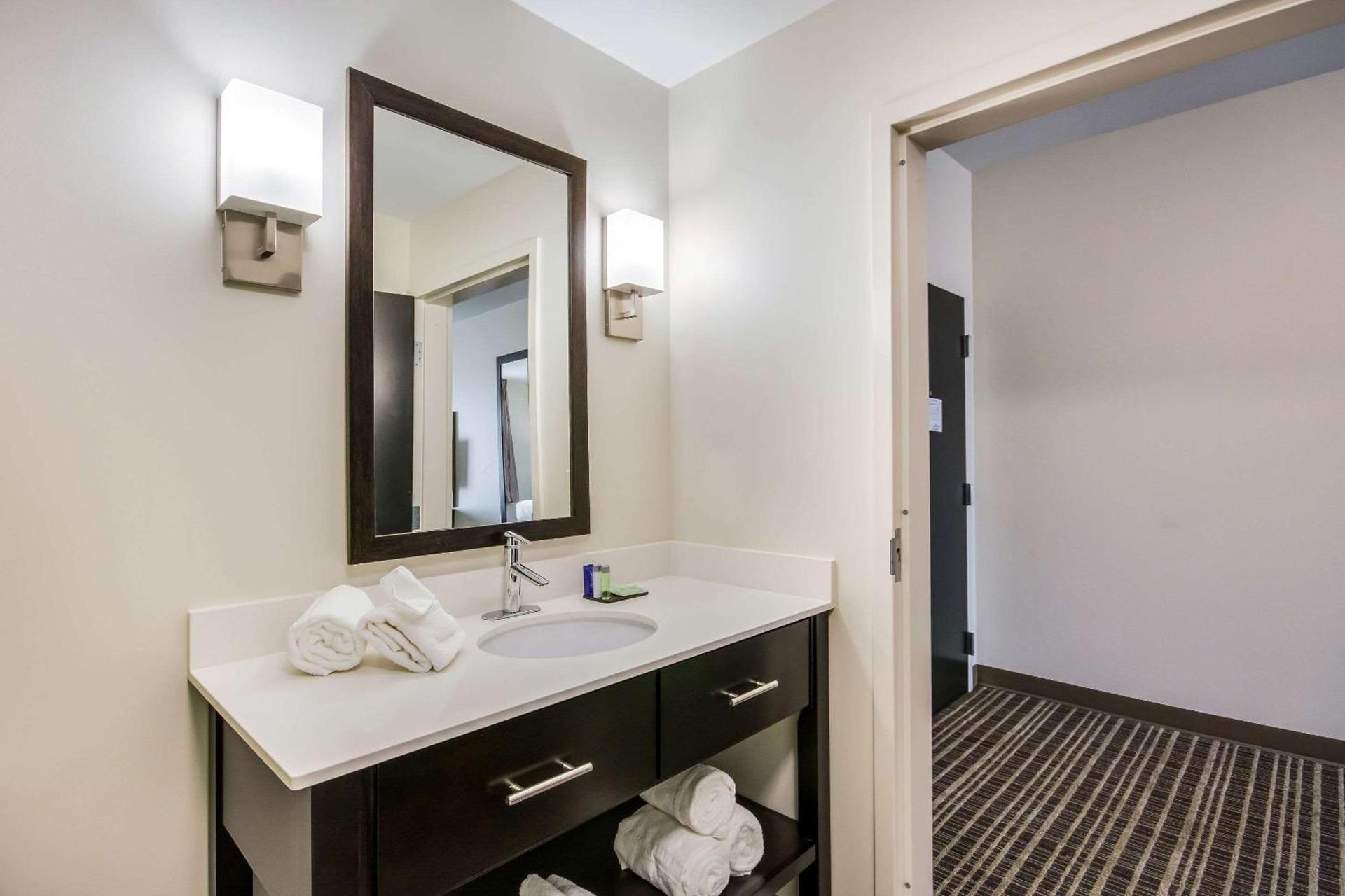 Sleep Inn & Suites Yukon Oklahoma City photo 28