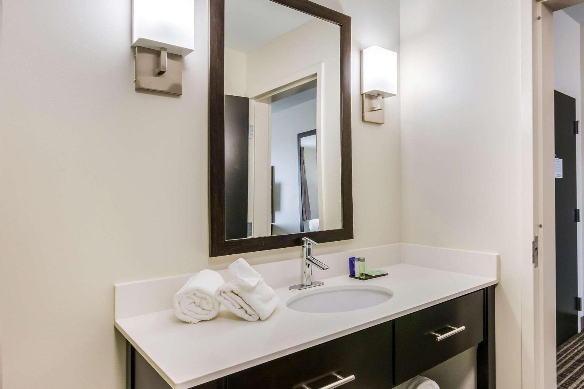 Sleep Inn & Suites Yukon Oklahoma City photo 24