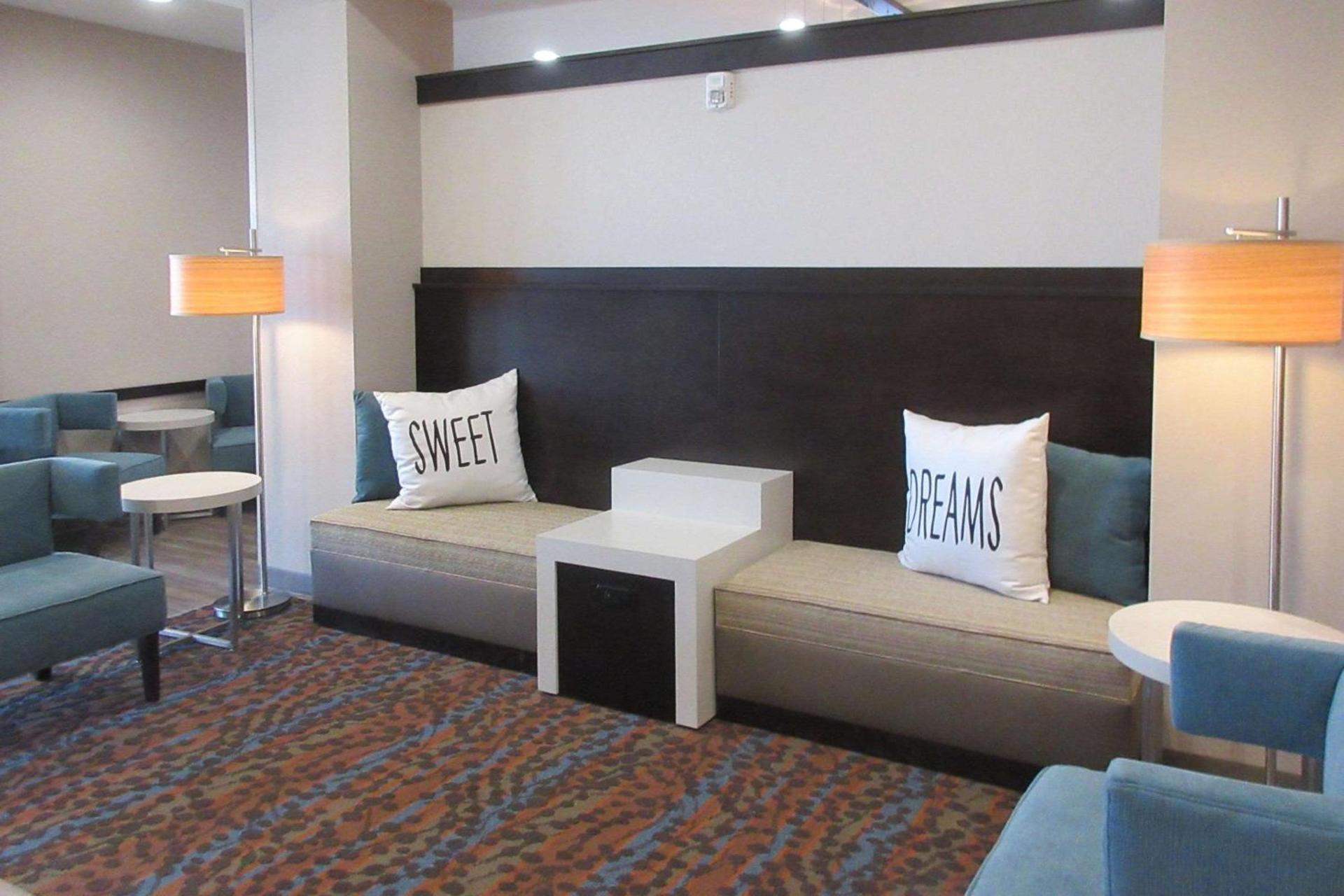 Sleep Inn & Suites Oregon - Madison photo 2