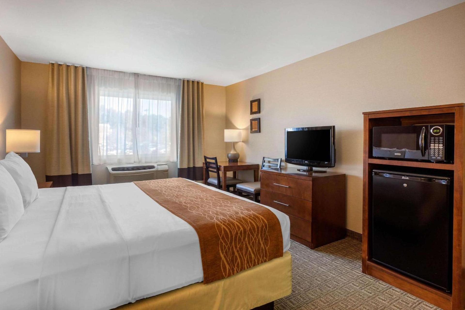 Comfort Inn & Suites Murrieta Temecula Wine Country photo 26