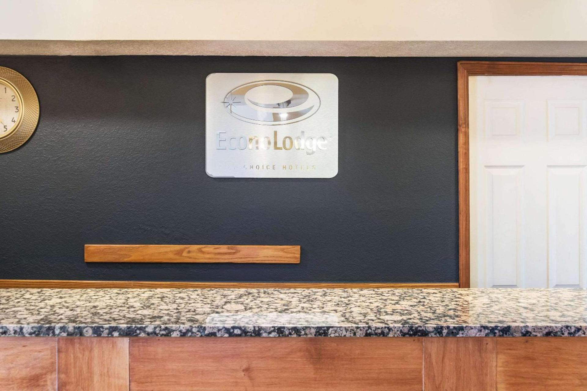 Econo Lodge Cloverdale photo 6