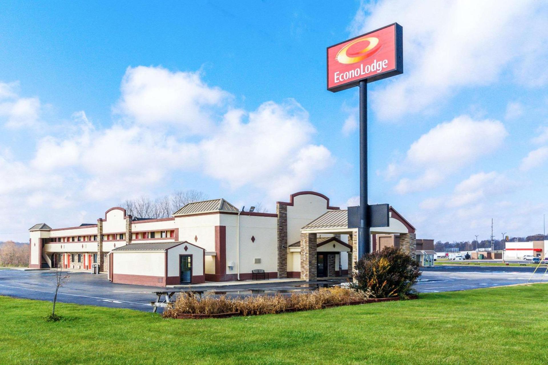 Econo Lodge Cloverdale photo 1