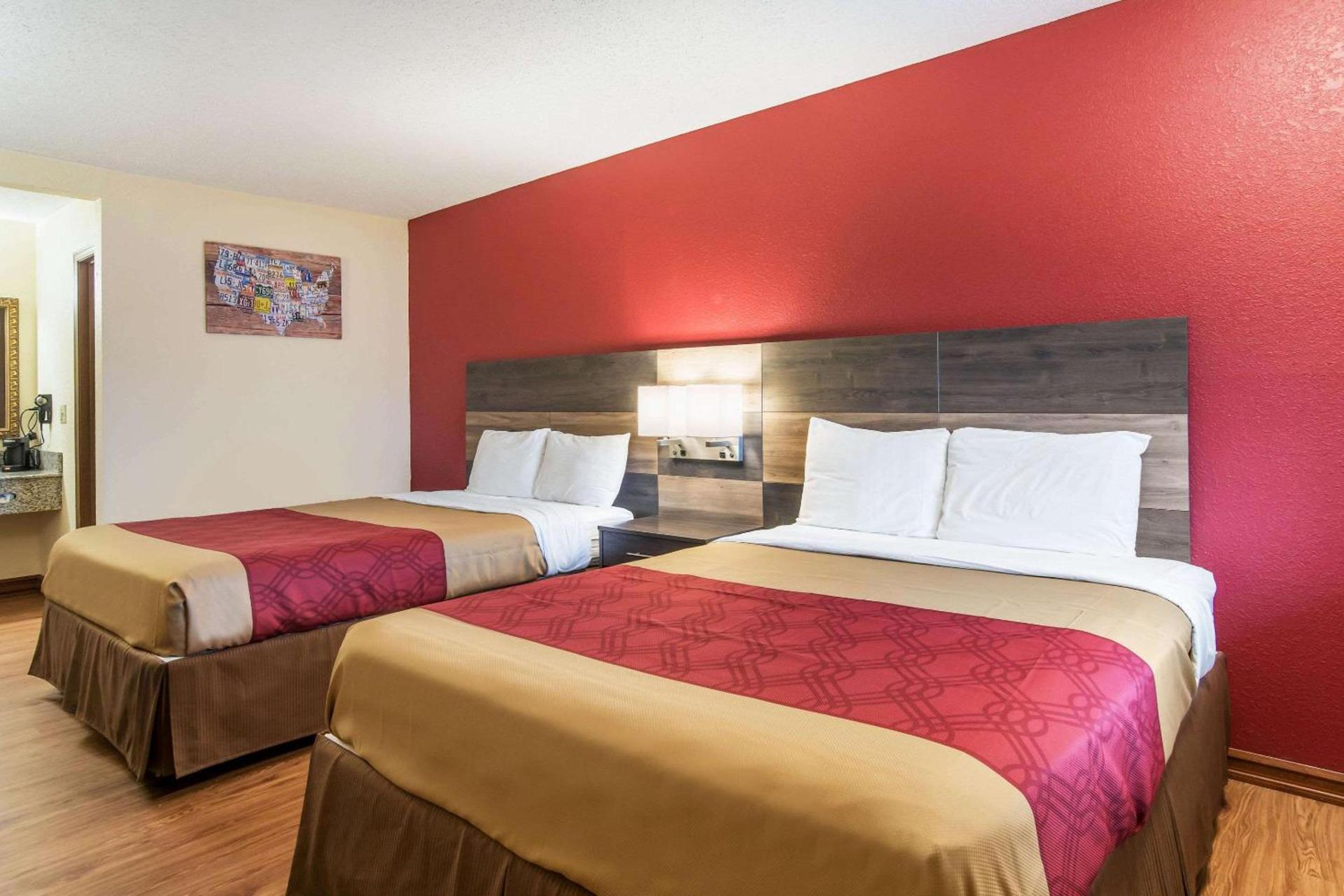 Econo Lodge Cloverdale photo 17