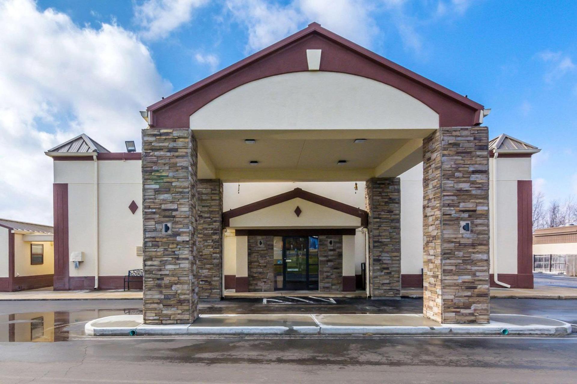 Econo Lodge Cloverdale photo 2