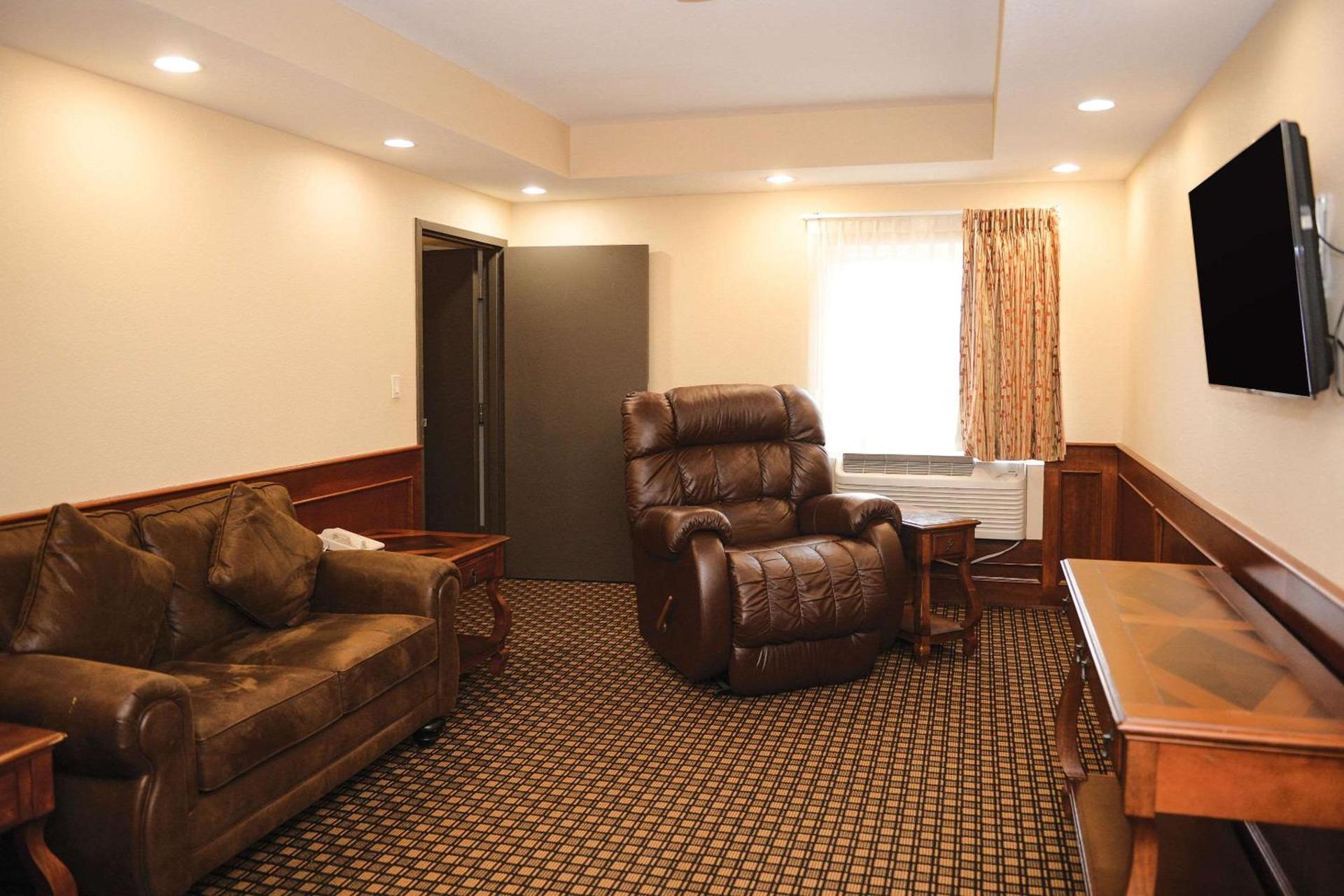 Quality Inn & Suites Ames Conference Center Near ISU Campus photo 24
