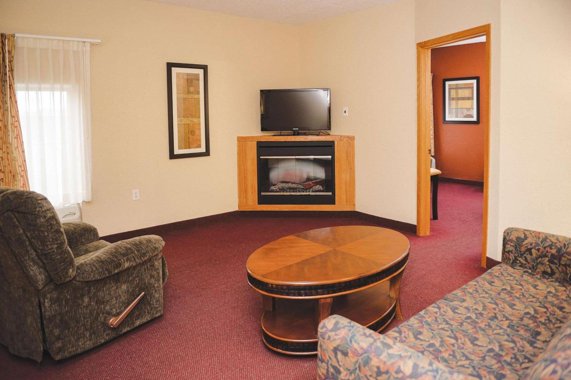 Quality Inn & Suites Ames Conference Center Near ISU Campus photo 11