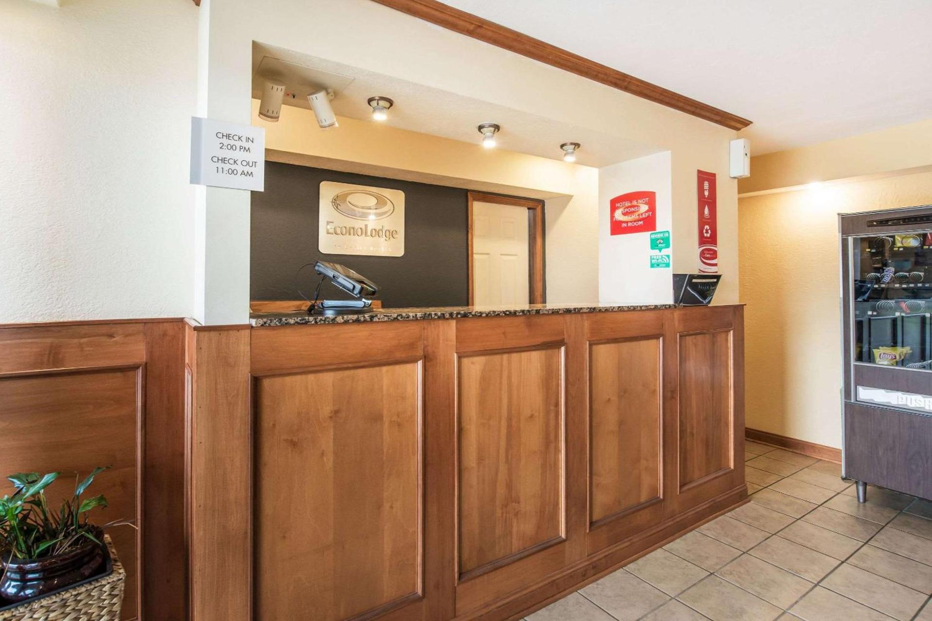 Econo Lodge Cloverdale photo 5