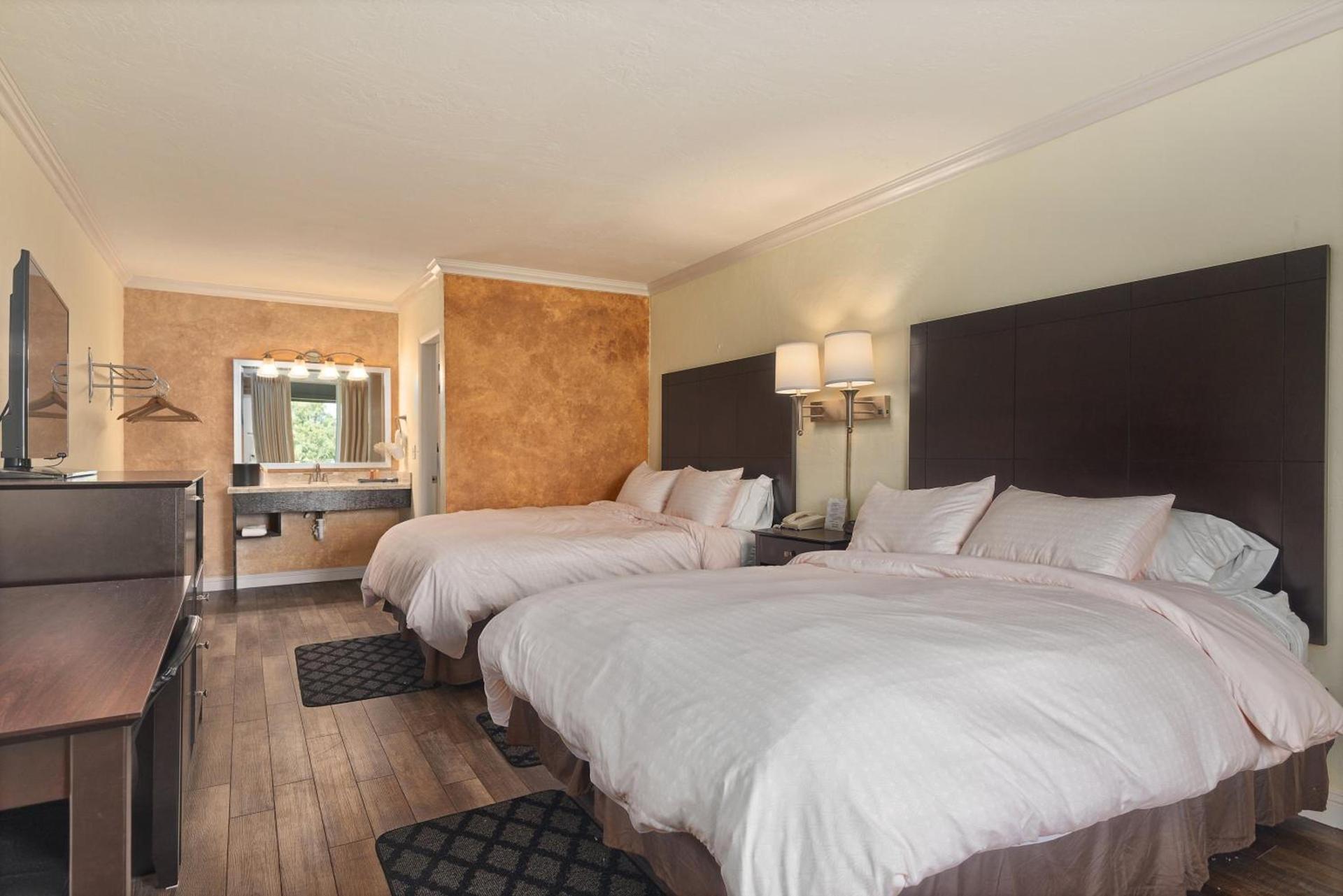 Fairway Inn photo 7