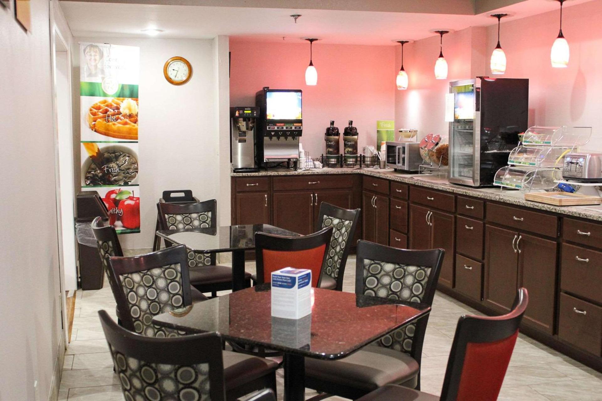 Quality Inn Clinton-Knoxville North photo 10