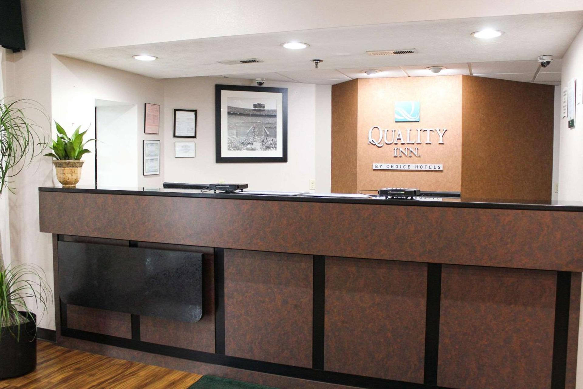 Quality Inn Clinton-Knoxville North photo 9