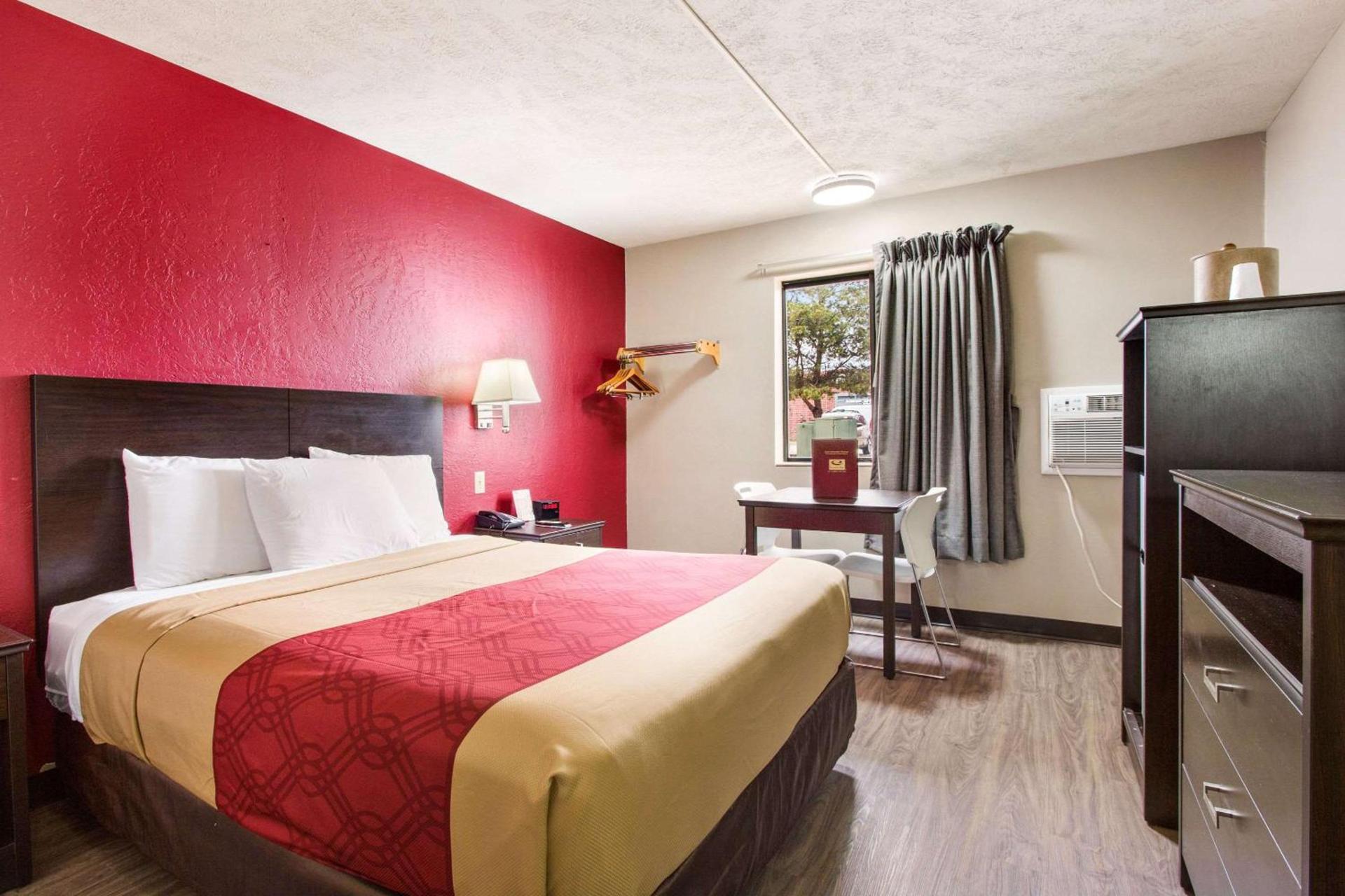 Red Lion Inn & Suites Olathe Kansas City photo 6