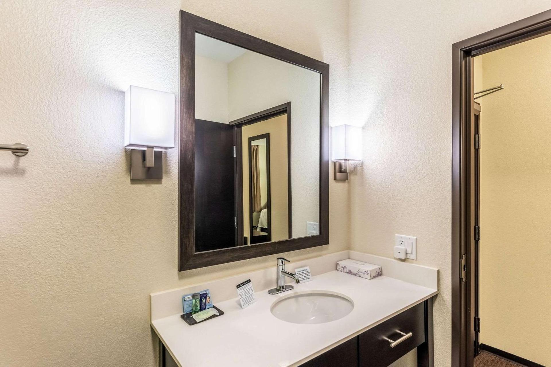 Sleep Inn & Suites Fort Worth - Fossil Creek photo 16