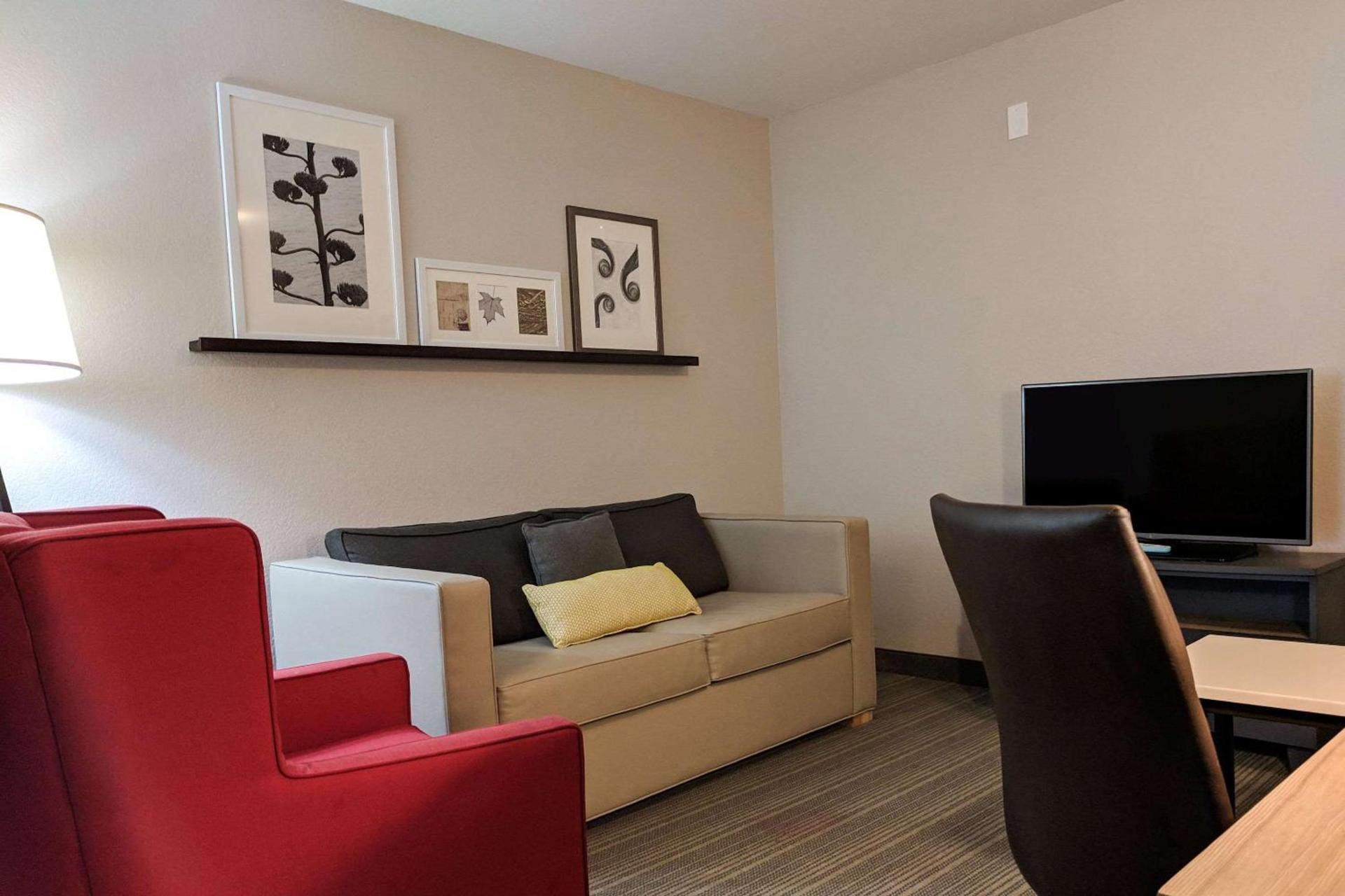 Comfort Inn & Suites Slidell - New Orleans Area photo 12