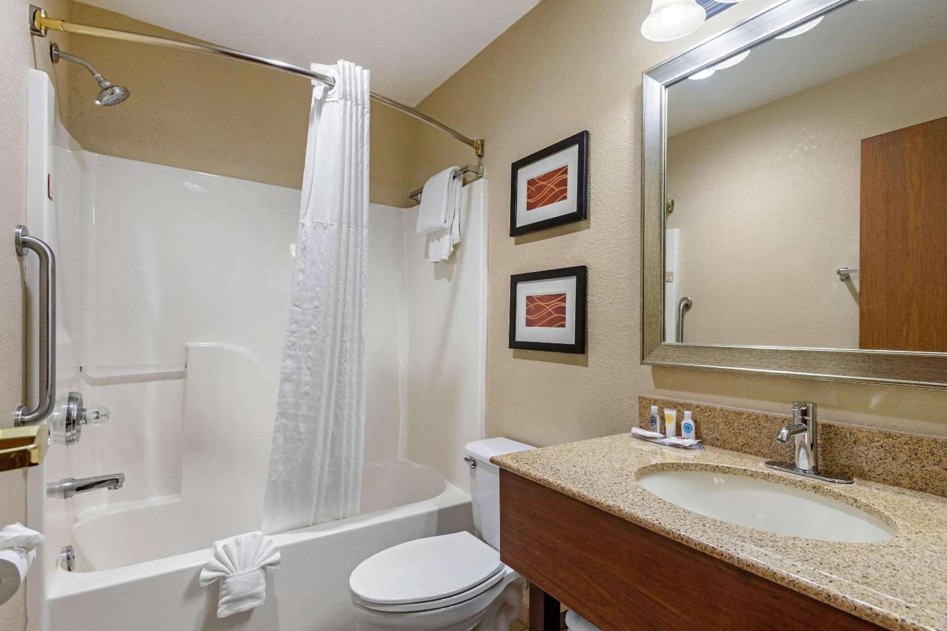 Comfort Inn & Suites Springfield I-44 photo 26