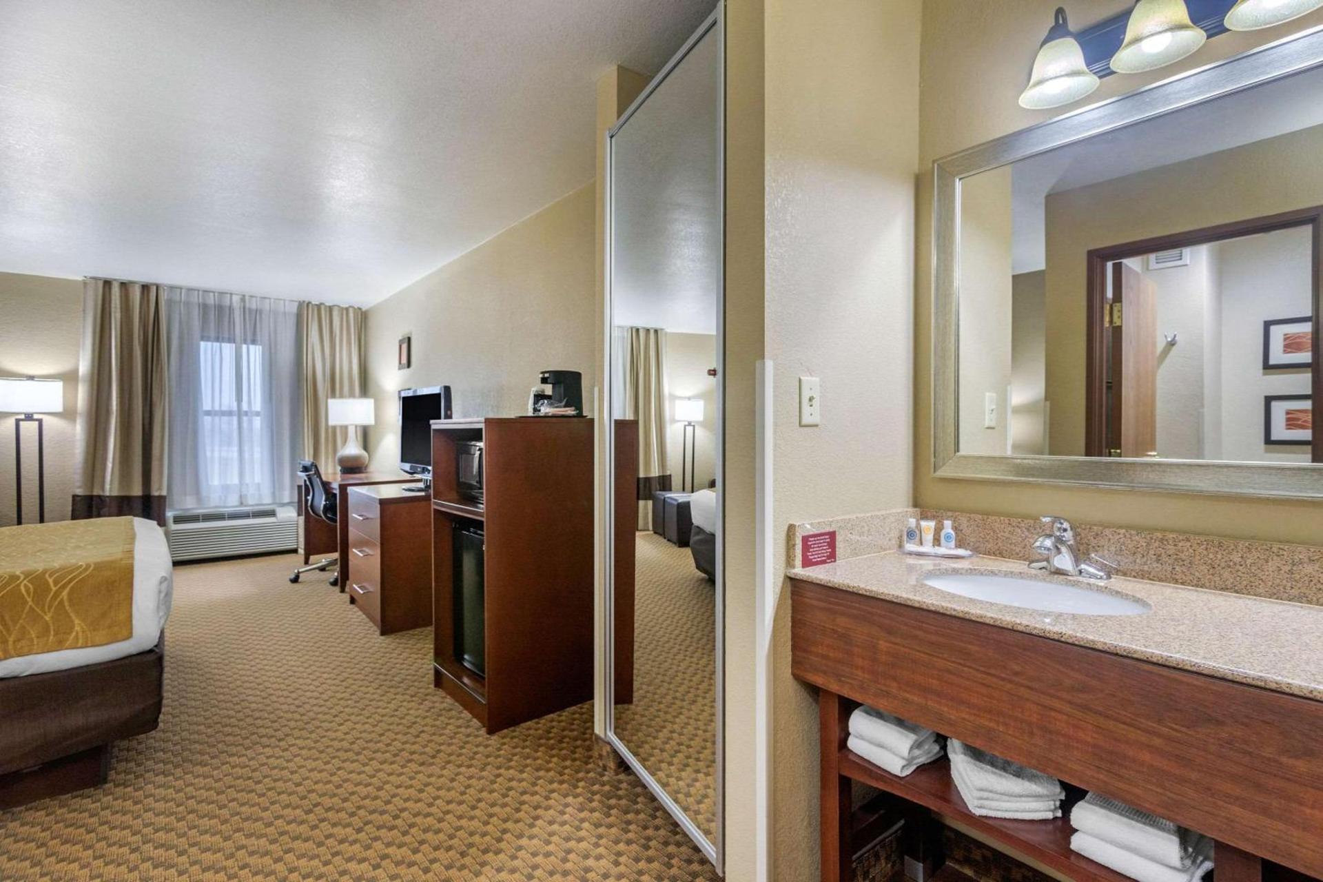 Comfort Inn & Suites Springfield I-44 photo 20