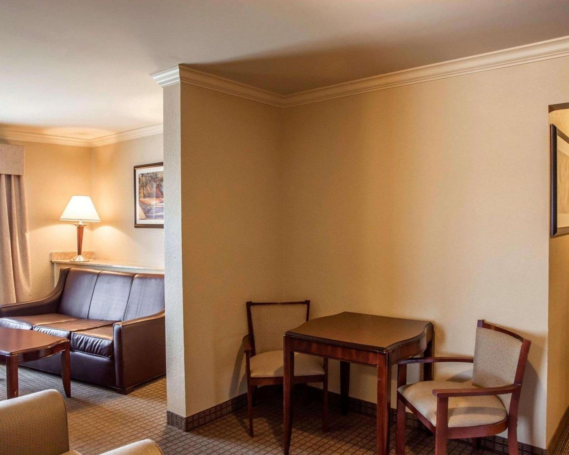 Spark by Hilton Cincinnati Fairfield photo 30
