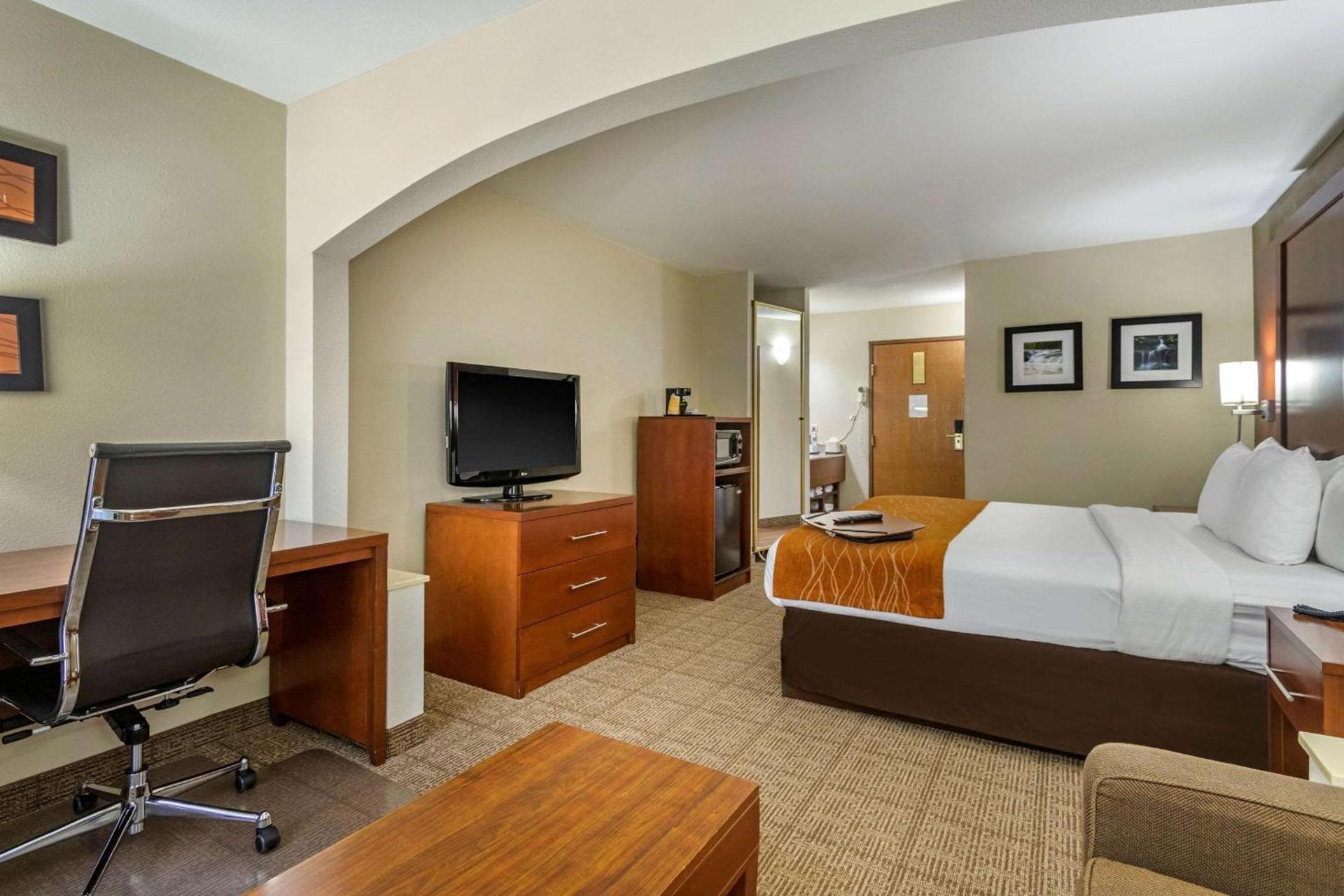 Comfort Inn & Suites Springfield I-44 photo 35