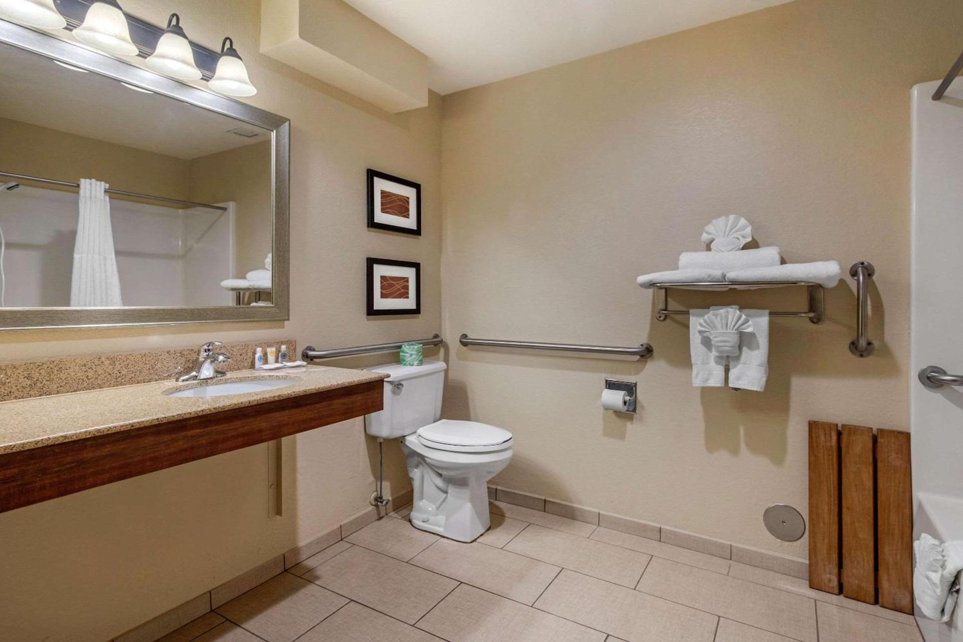 Comfort Inn & Suites Springfield I-44 photo 11