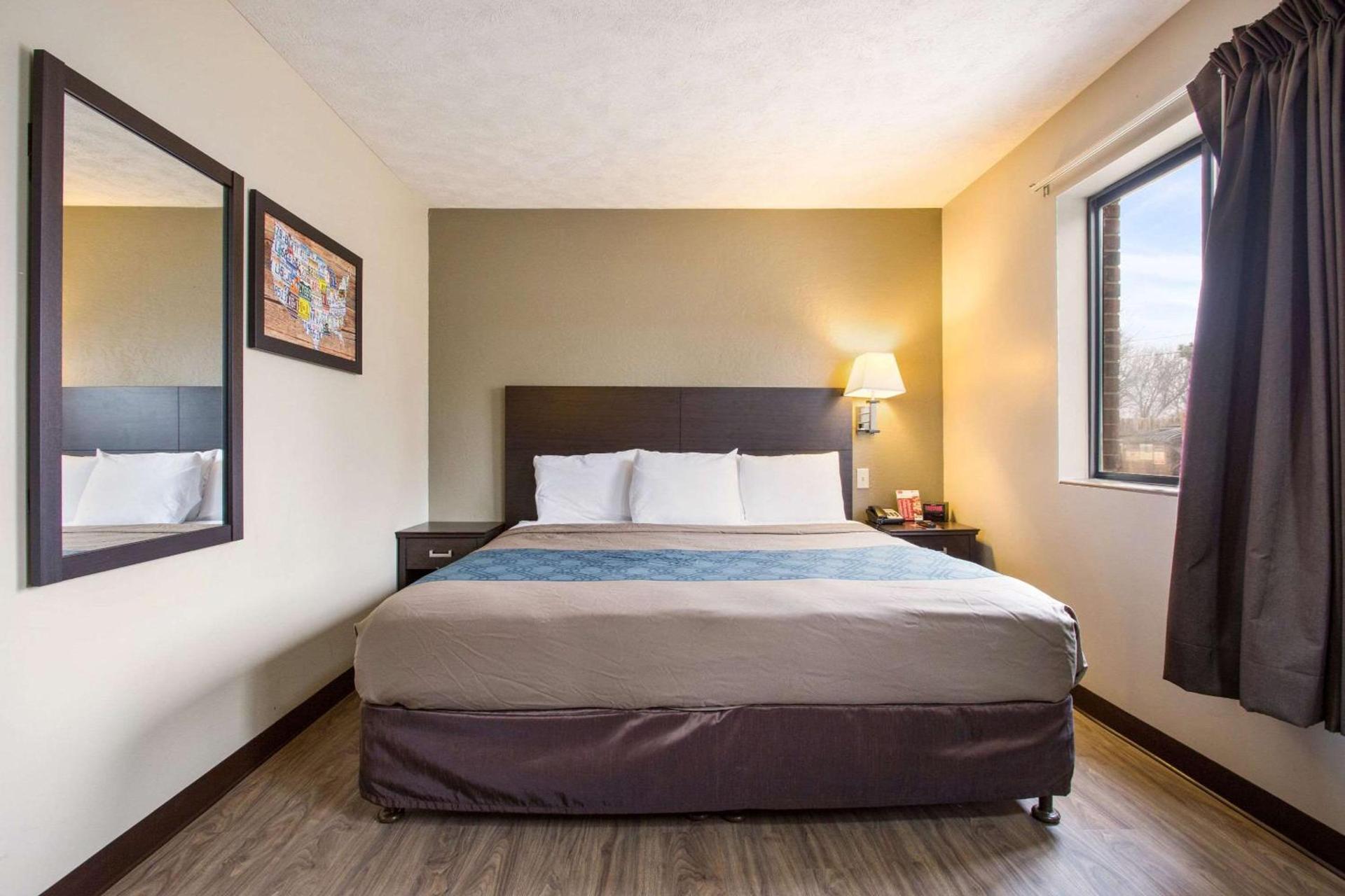 Red Lion Inn & Suites Olathe Kansas City photo 8