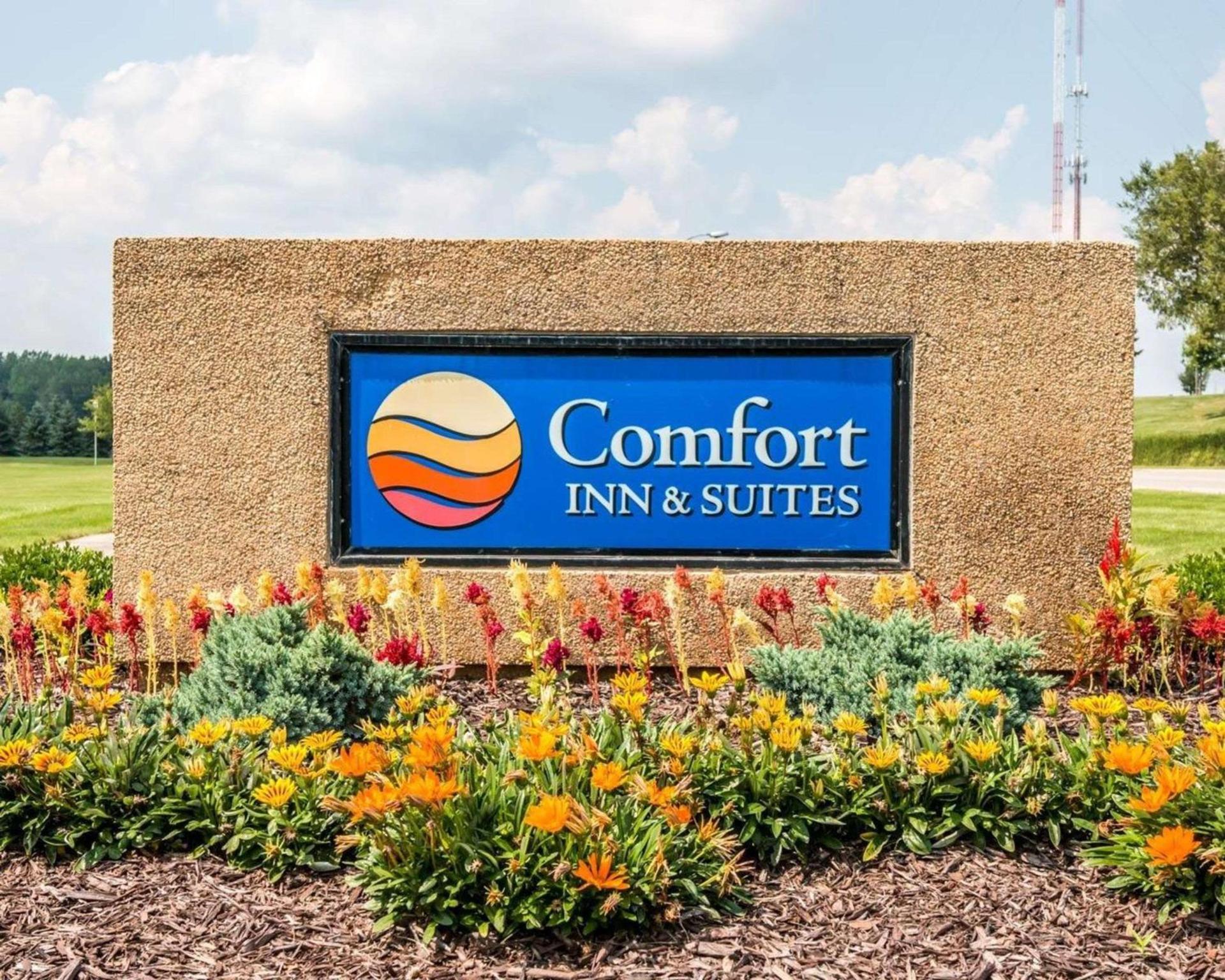Comfort Inn & Suites and Conference Center photo 2