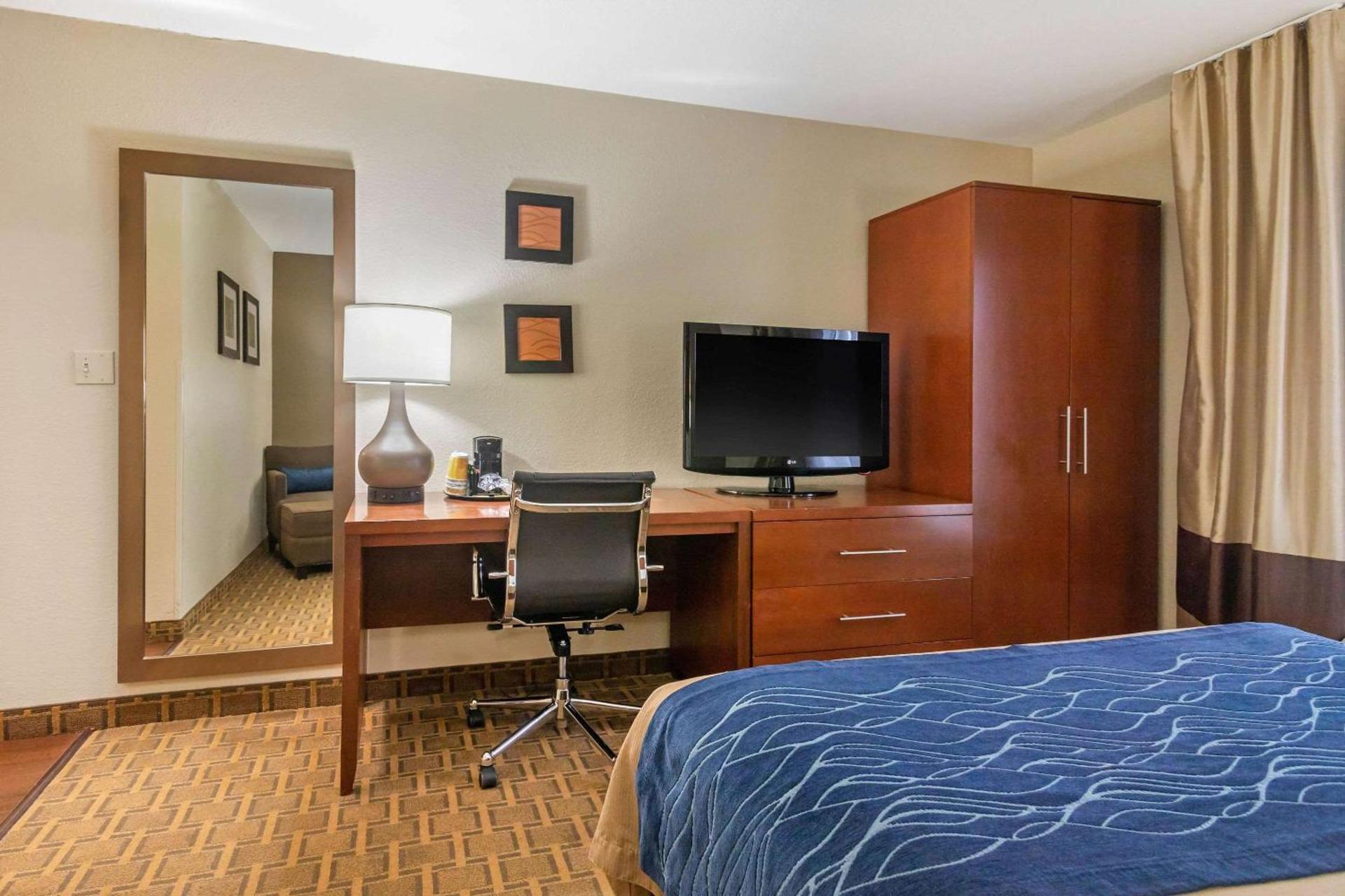 Comfort Inn & Suites Springfield I-44 photo 25