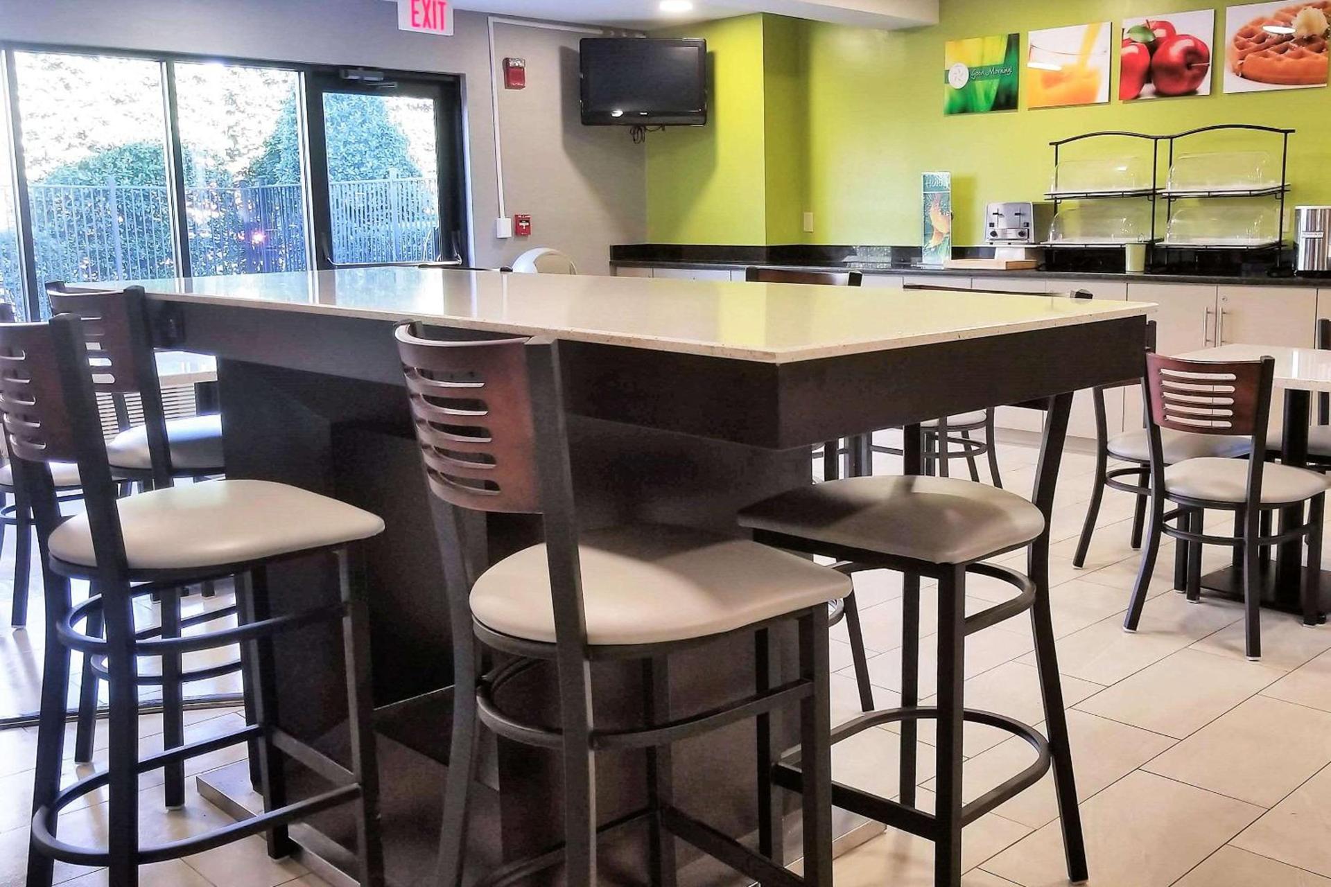 Quality Inn & Suites Raleigh North photo 22