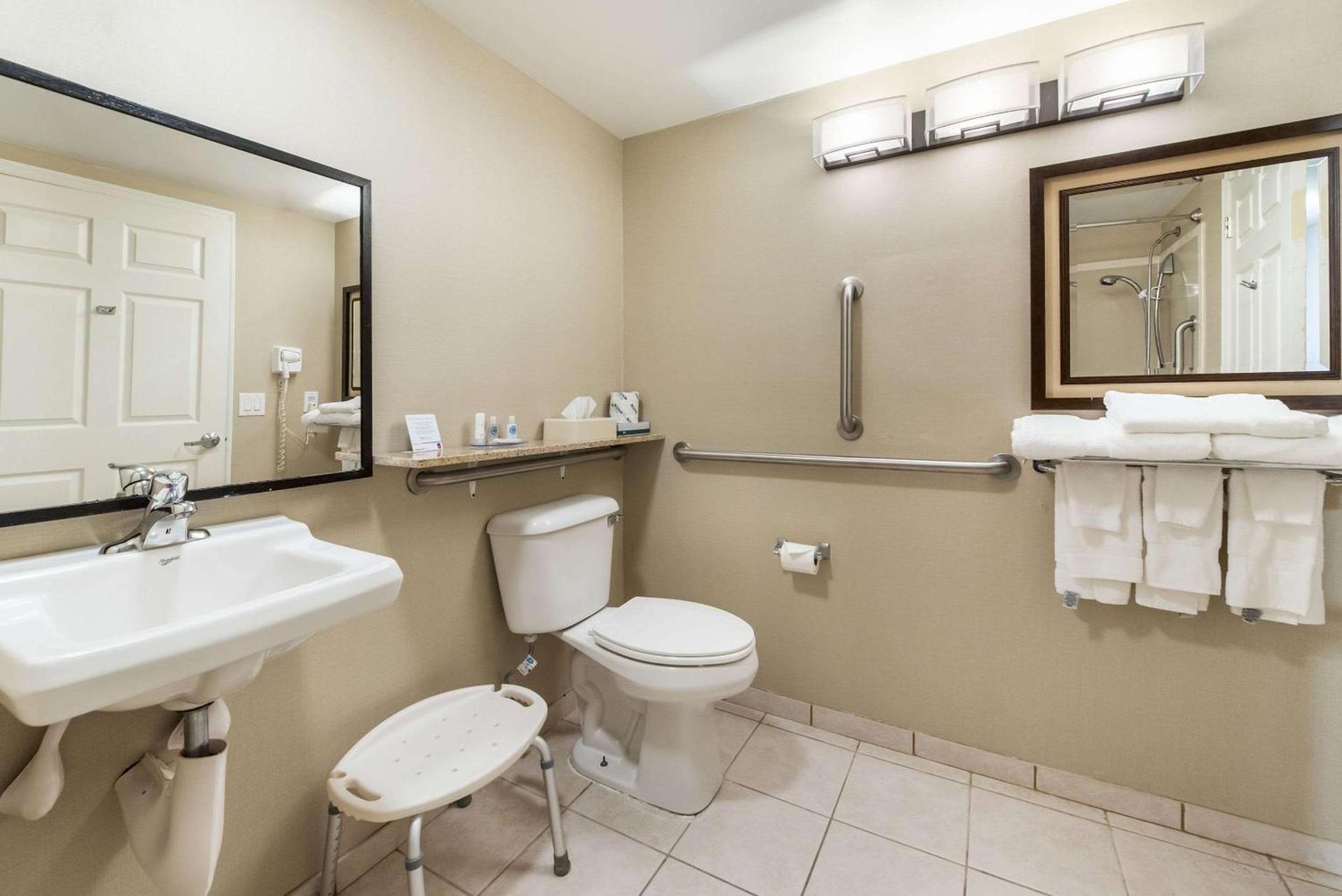 Comfort Suites Atlantic City North photo 16