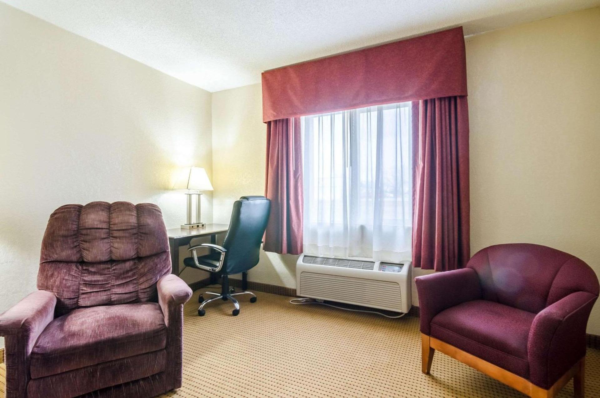 Econo Lodge Lexington photo 14