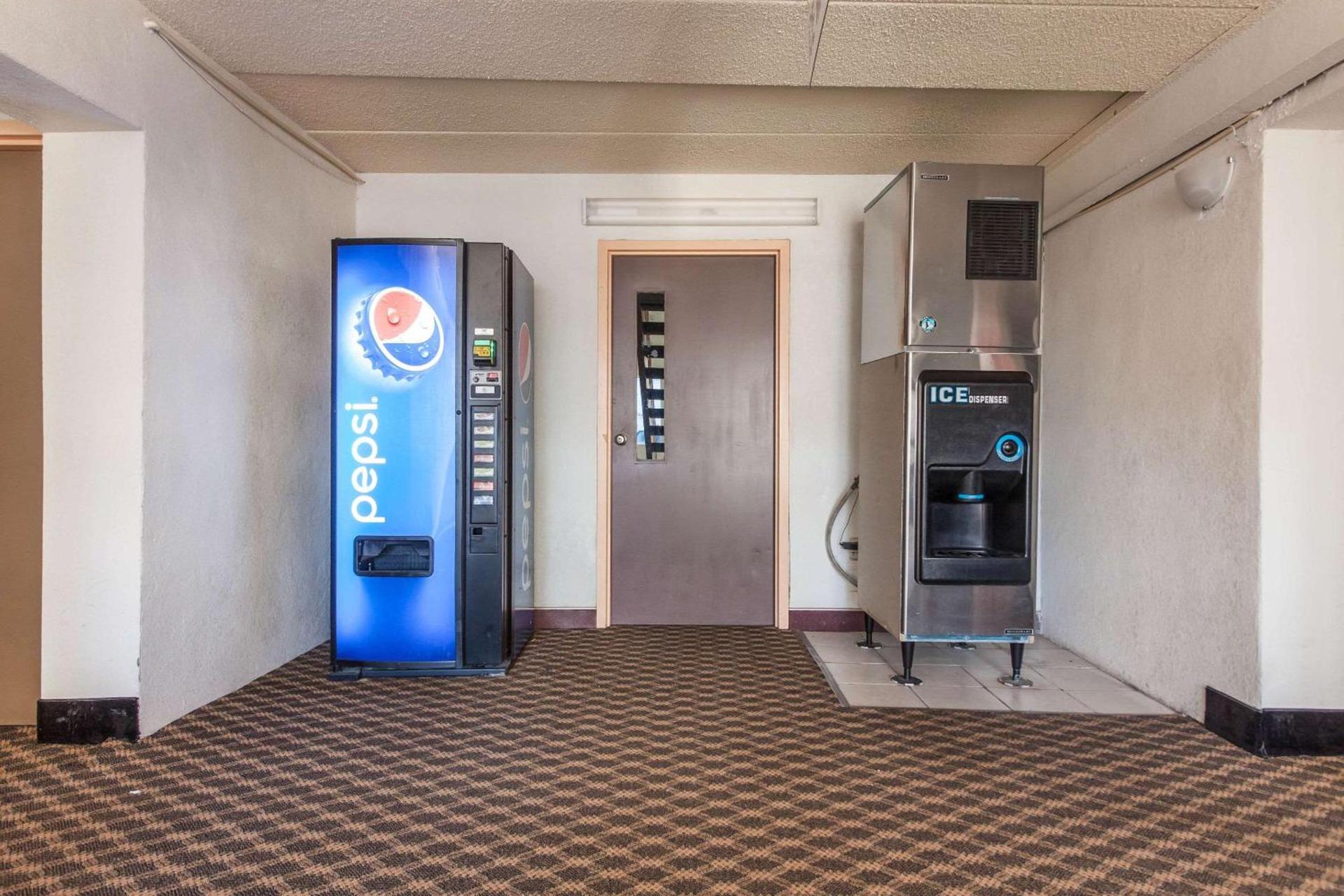 Econo Lodge Lexington photo 23
