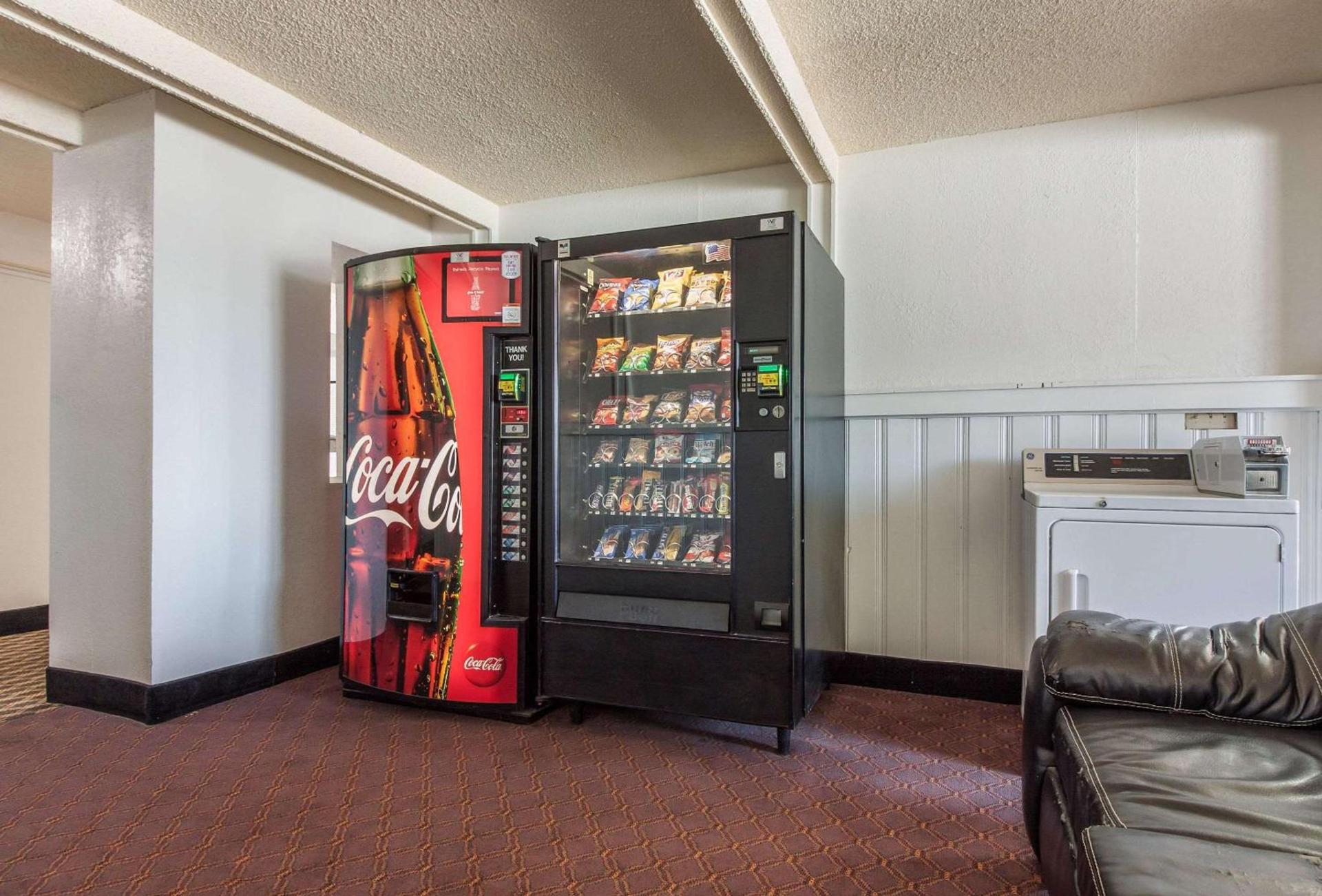 Econo Lodge Lexington photo 25