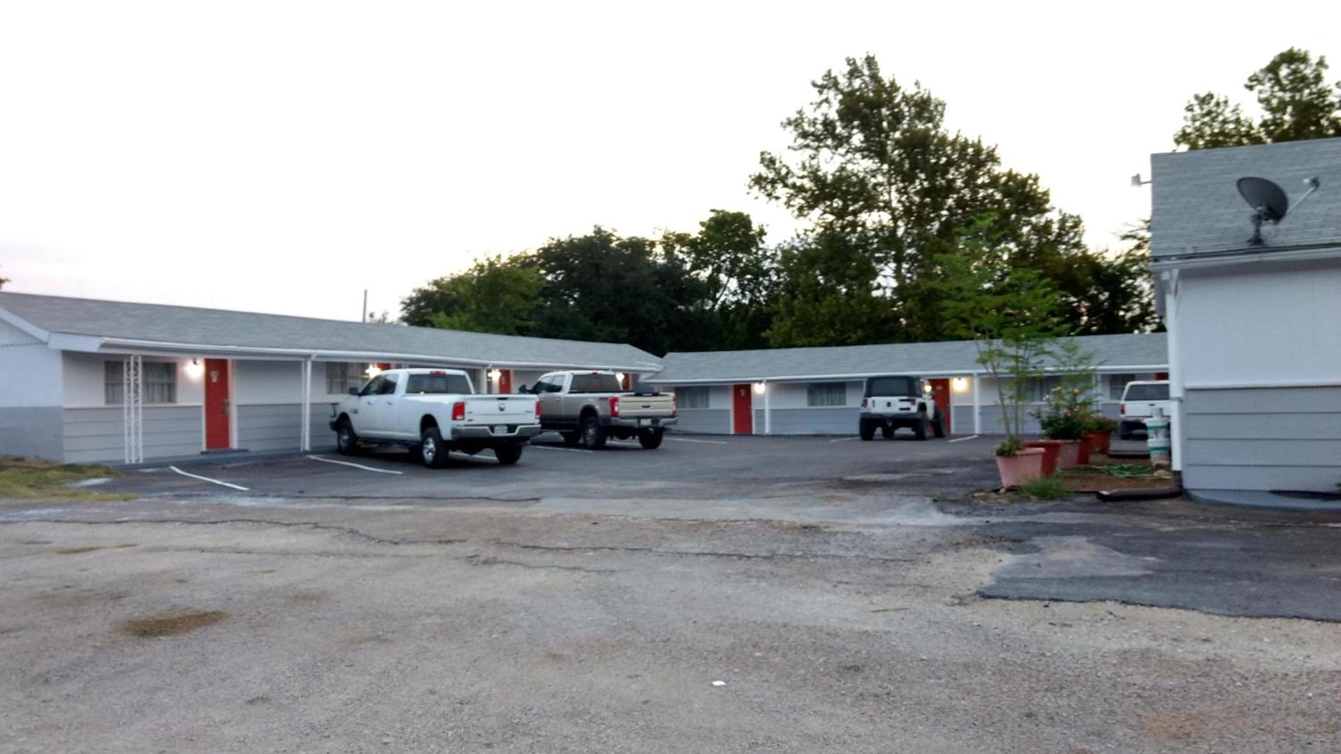 Budget Inn Hamilton photo 8