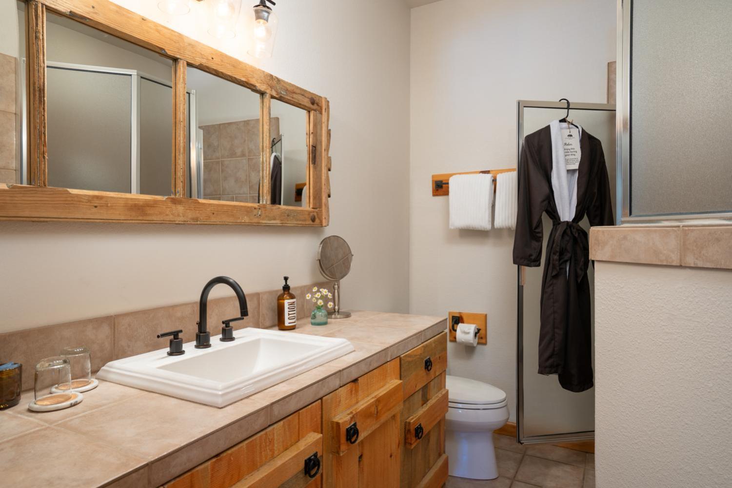 Black Bear Lodge photo 9