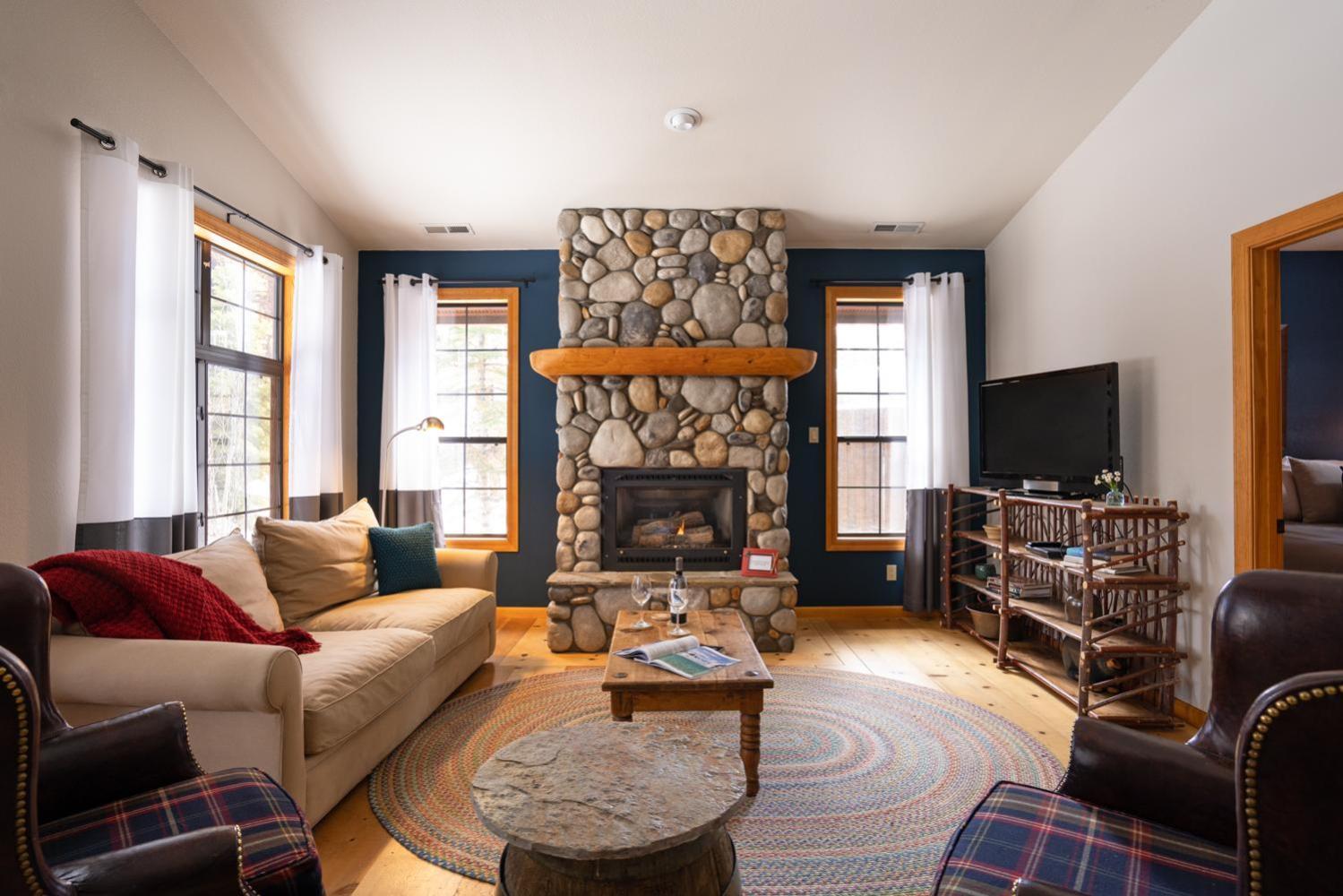 Black Bear Lodge photo 12