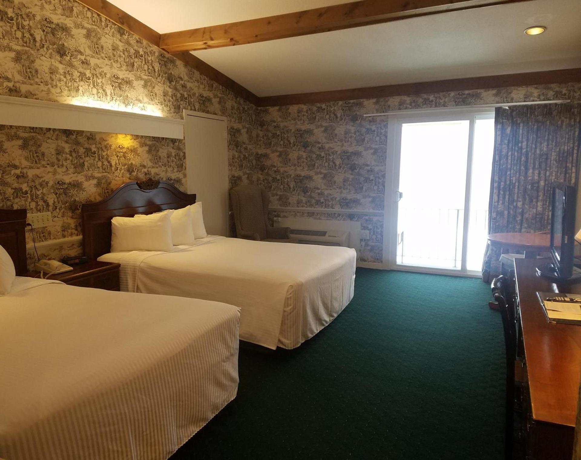 Publick House Historic Inn and Country Motor Lodge photo 9