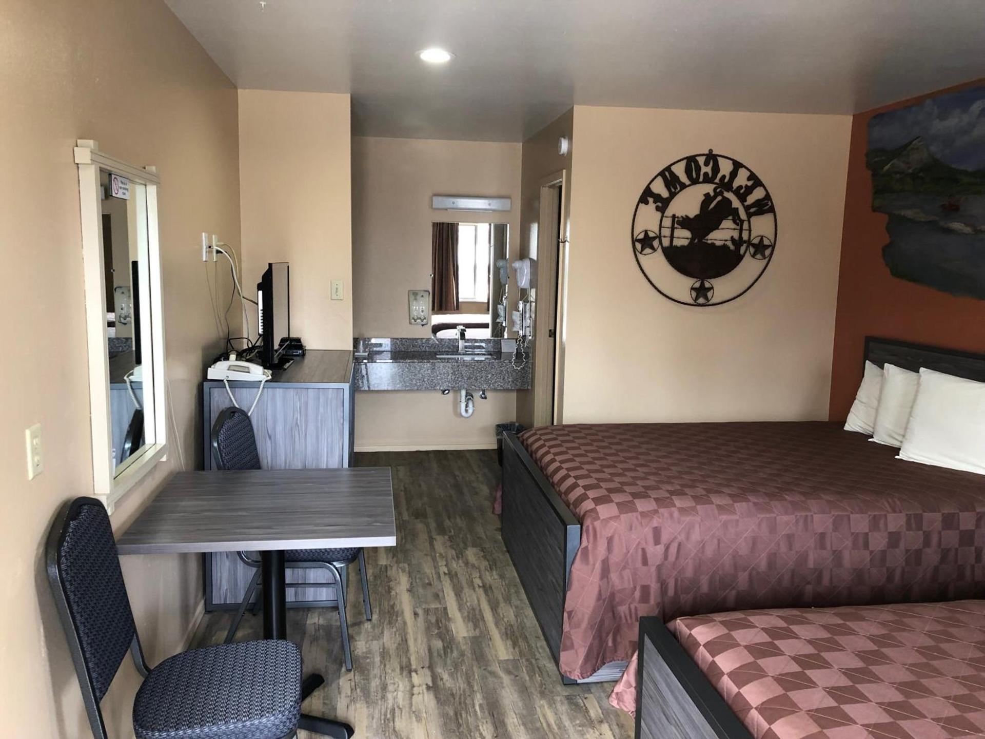 Americas Best Value Inn - Legend's Inn photo 31