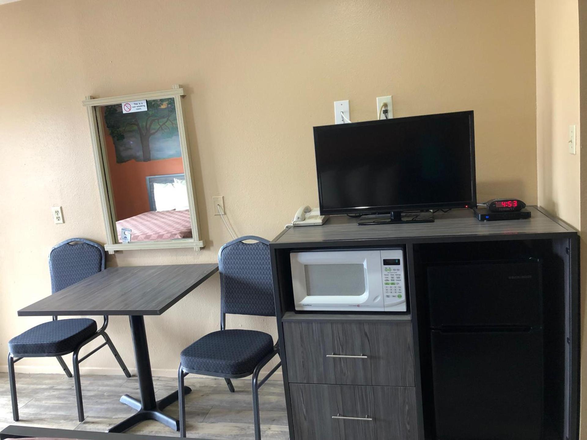 Americas Best Value Inn - Legend's Inn photo 33
