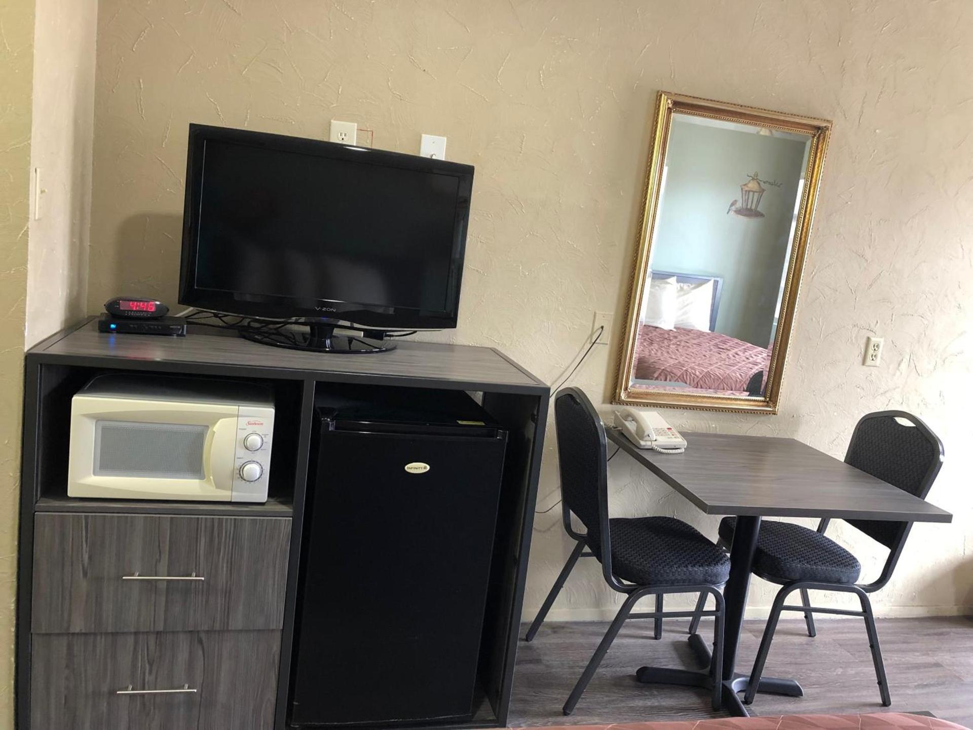 Americas Best Value Inn - Legend's Inn photo 41
