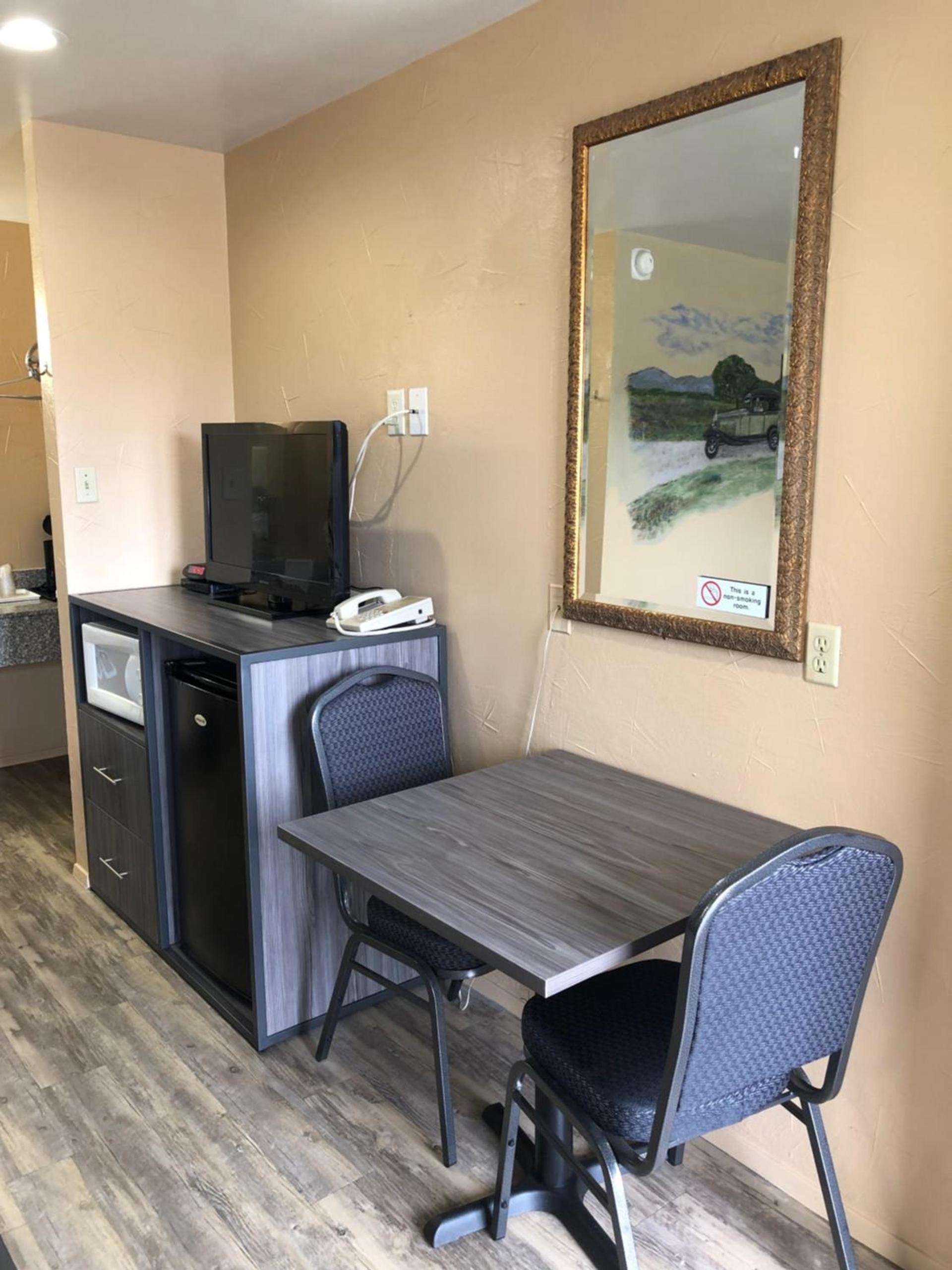 Americas Best Value Inn - Legend's Inn photo 44