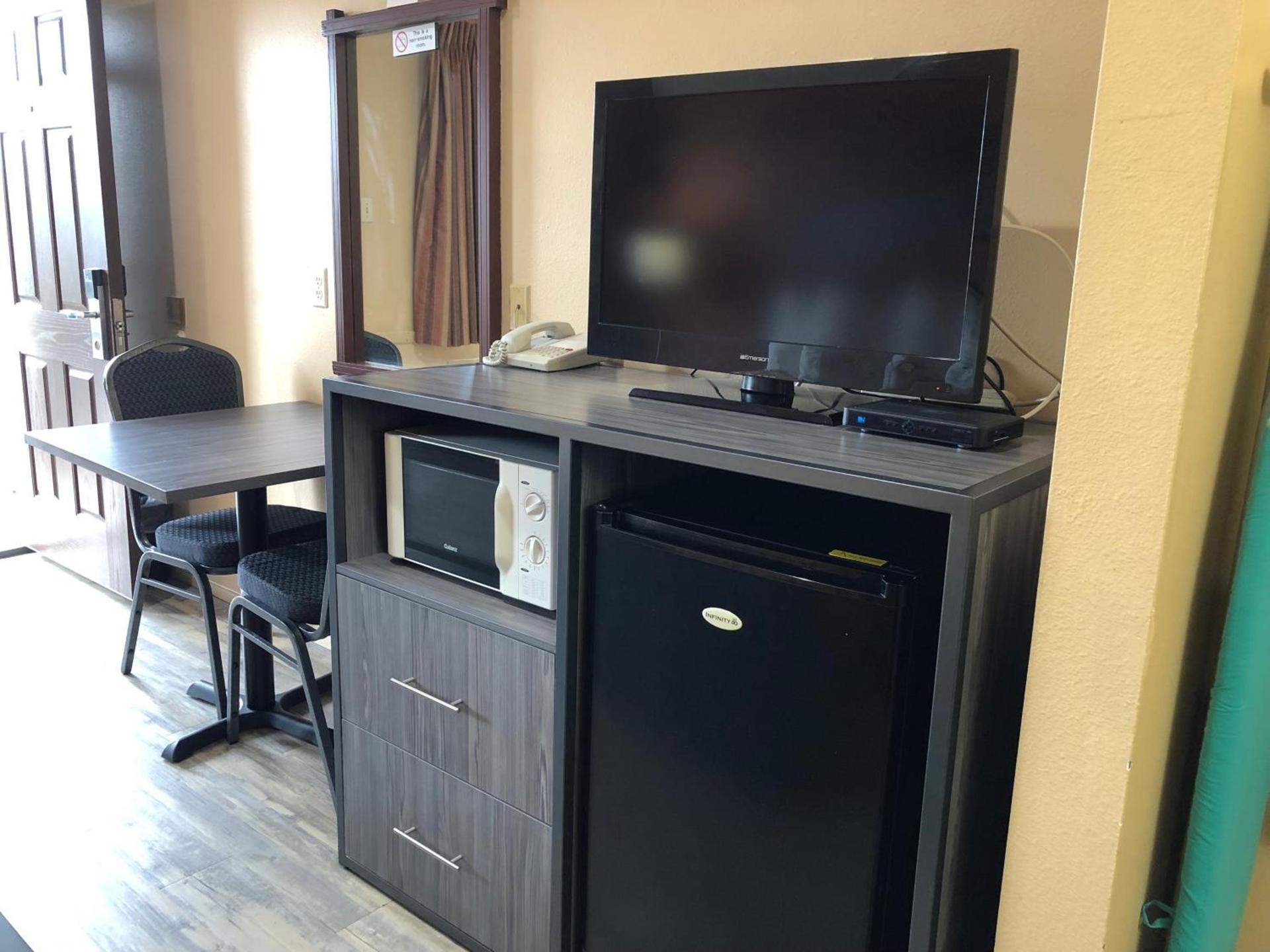 Americas Best Value Inn - Legend's Inn photo 46