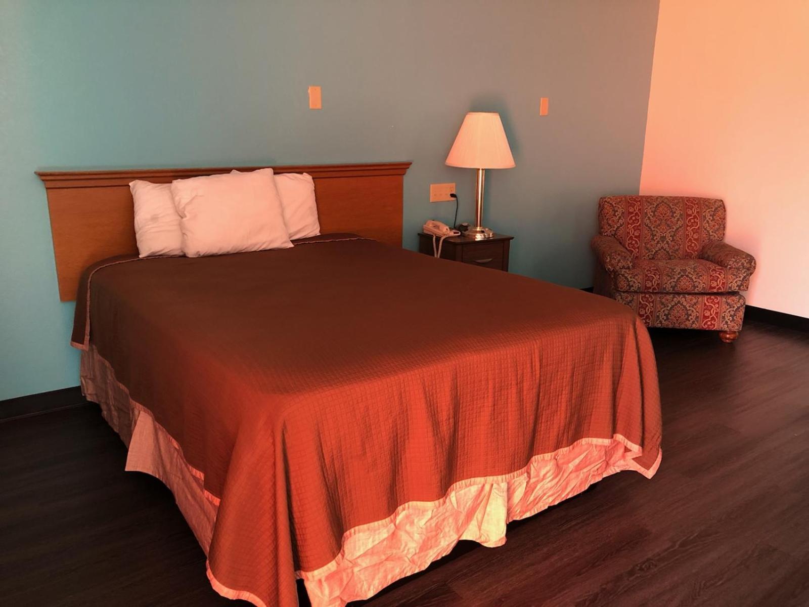 Howard Johnson by Wyndham Winter Haven FL photo 27