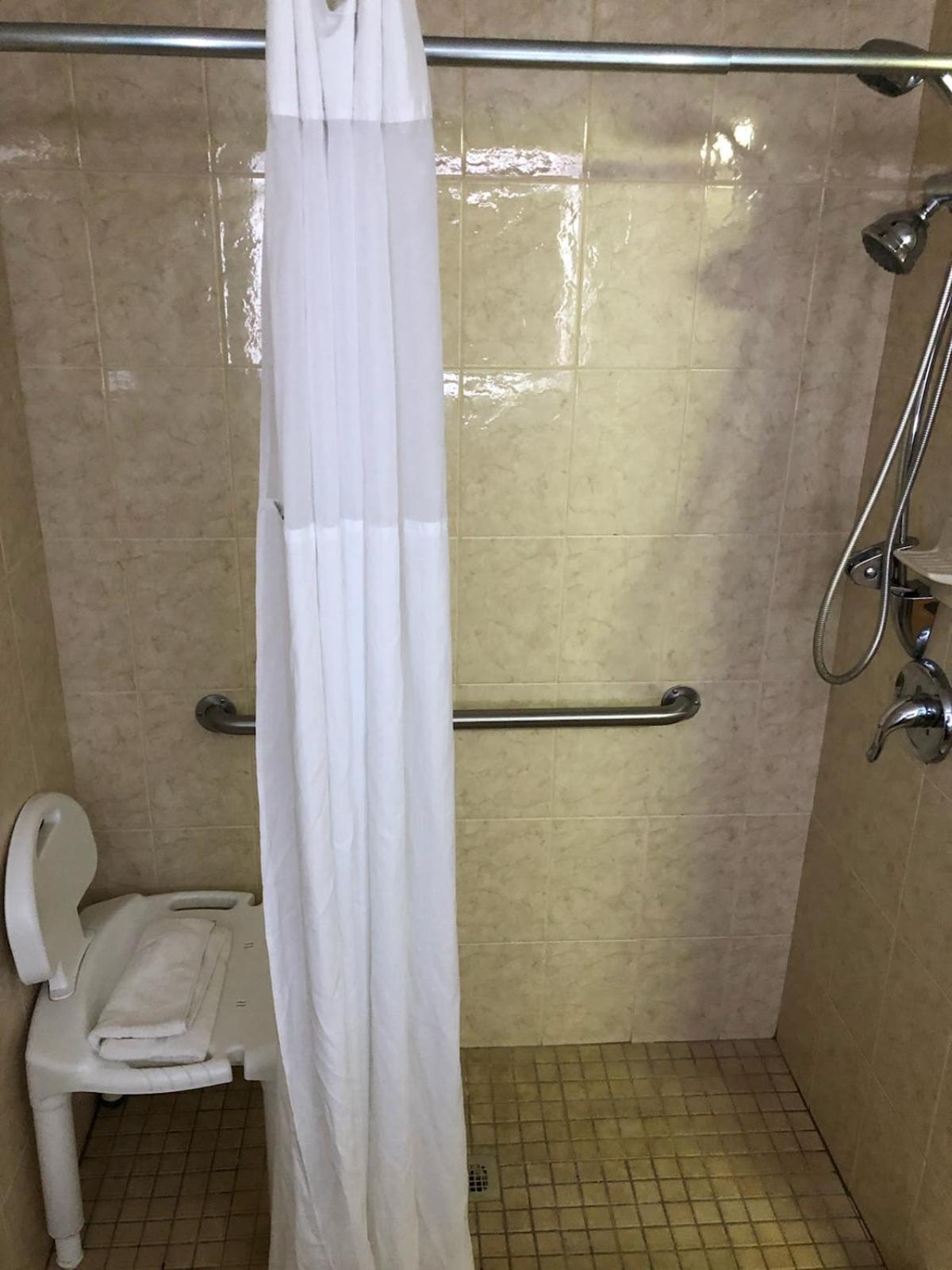 Howard Johnson by Wyndham Winter Haven FL photo 22